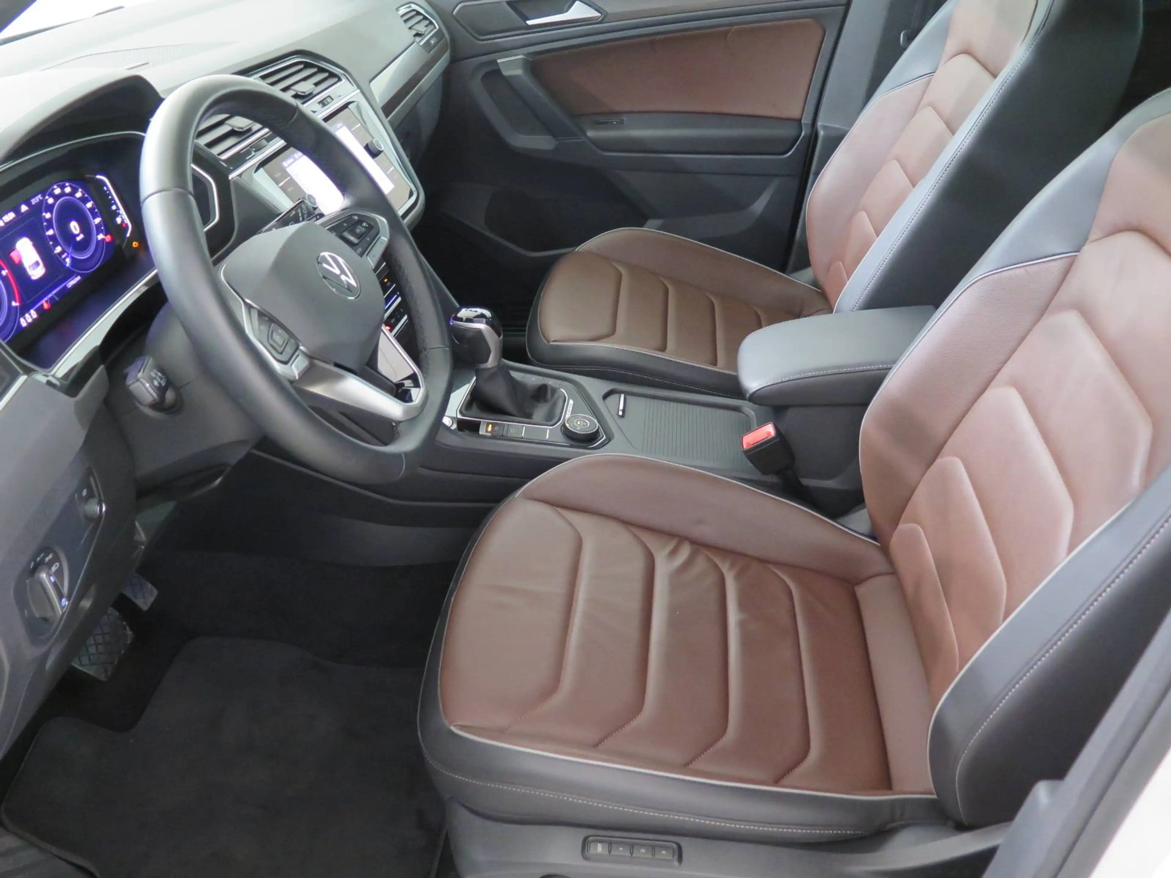 Volkswagen Tiguan Elegance 4Motion, Standh,AHK,Leder,Matrix,ACC — photo 7