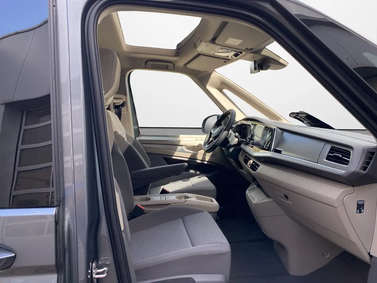 Volkswagen T7 Multivan 2.0 TDI DSG Edition Pano 13
