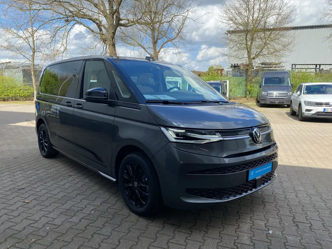 Volkswagen T7 Multivan 2.0 TDI DSG Edition Pano 16