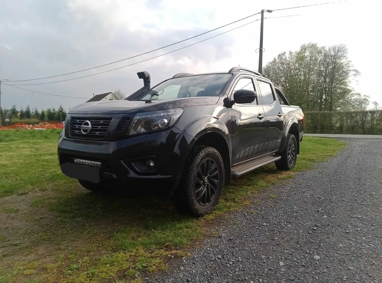 Nissan NP300 2.3 dCi 4WD N-Guard Negro - 2