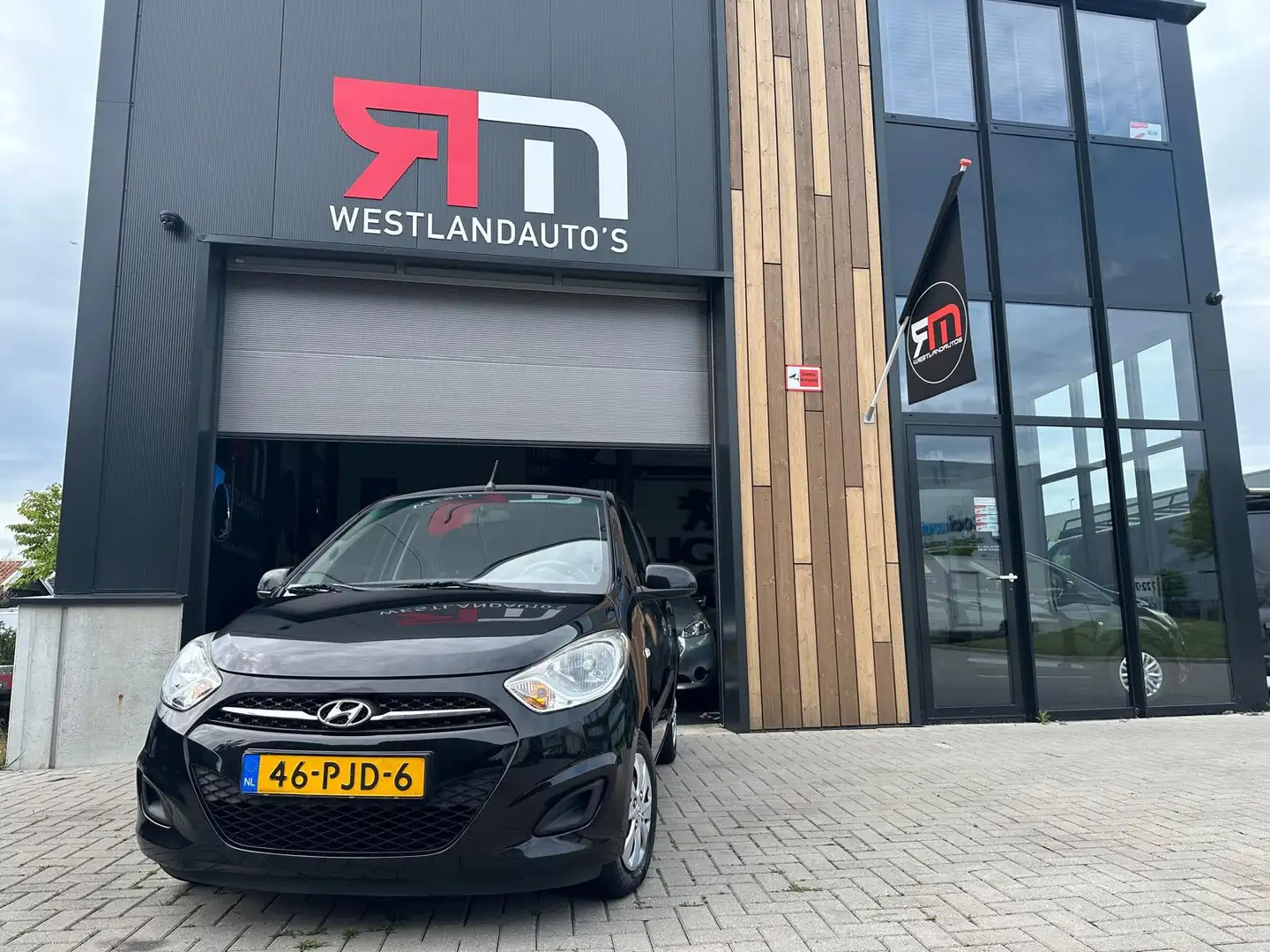 Hyundai i10 1.1 i-Drive Cool airco NAP NW APK dealer-onderhoud Negro - 1