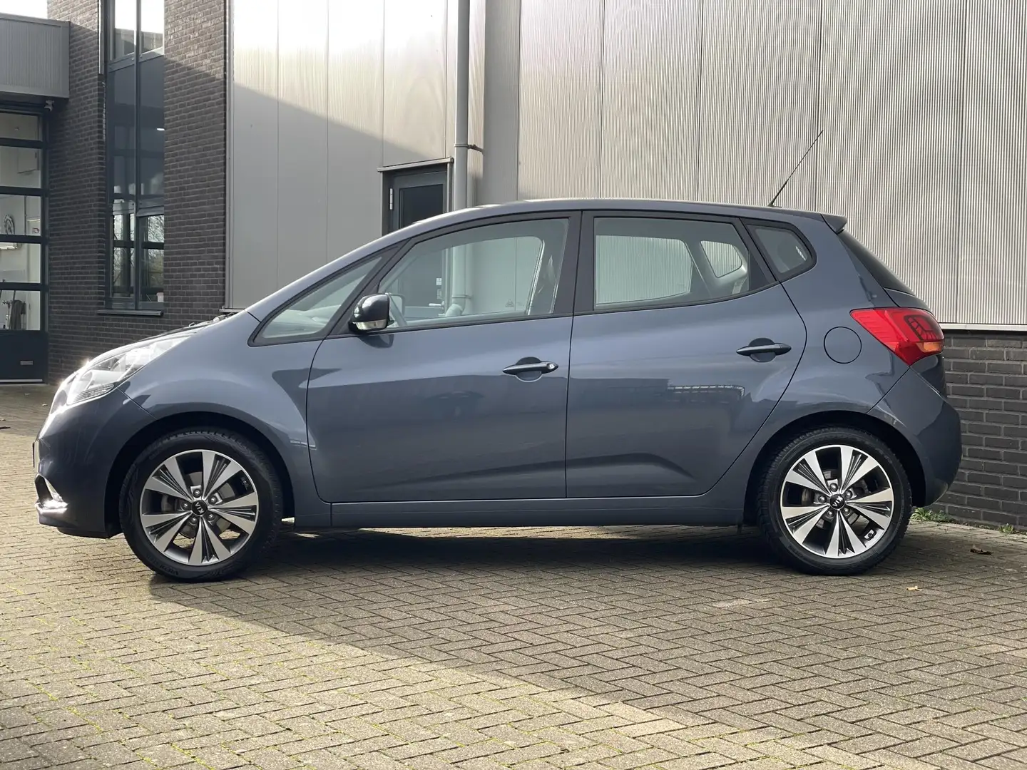 Kia Venga 1.6 CVVT World Cup Edition Gris - 2