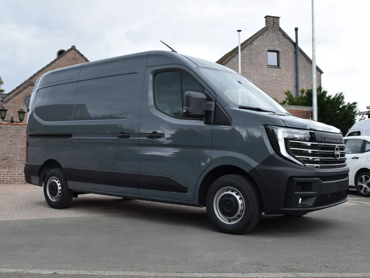 Nissan Interstar Interstar L2H2 3,5 dCi 130 m/t N-Connecta Grigio - 1
