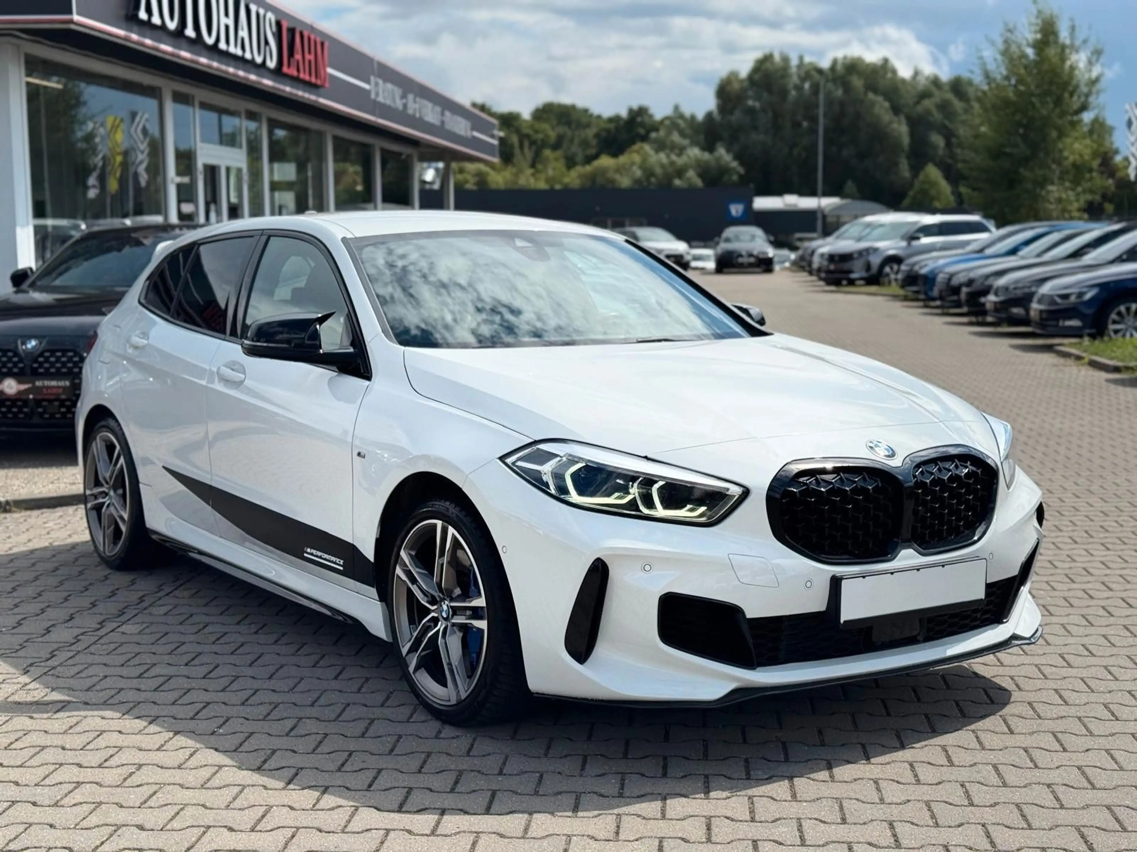 BMW 135 xDrive"Edition-Colorvision"LED*AMBIENTE*PDC — photo 3