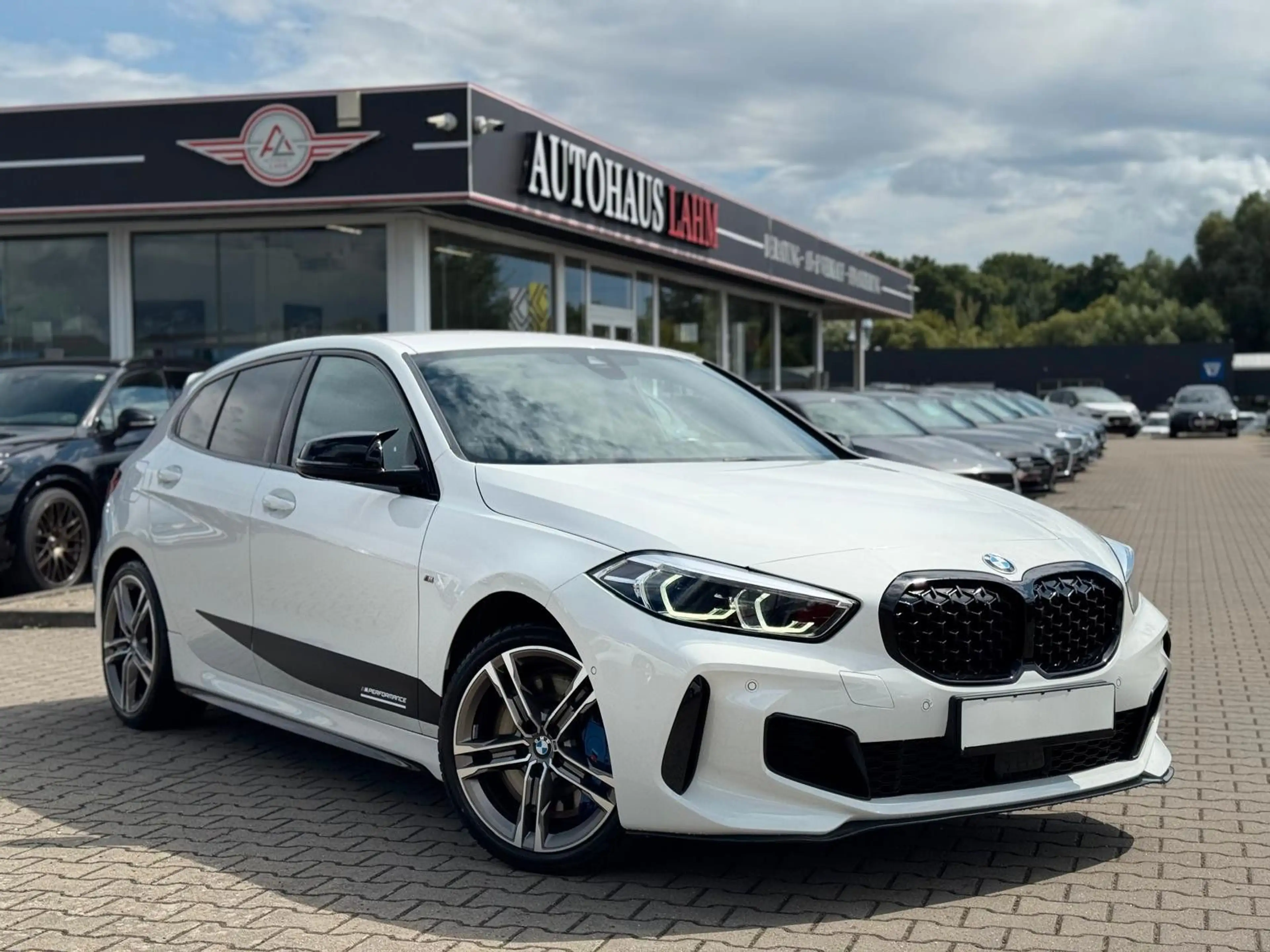 BMW 135 xDrive"Edition-Colorvision"LED*AMBIENTE*PDC