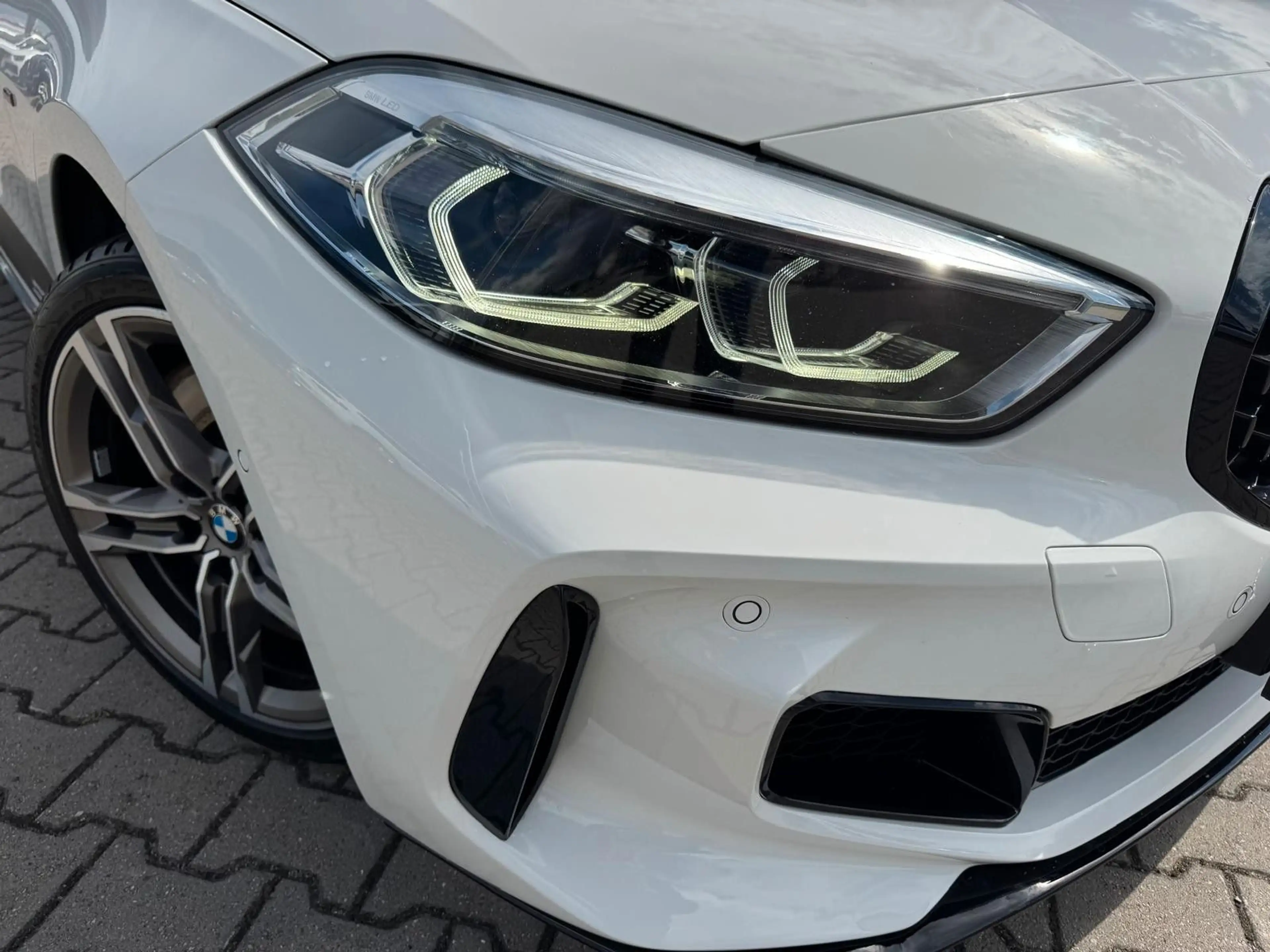 BMW 135 xDrive"Edition-Colorvision"LED*AMBIENTE*PDC — photo 11