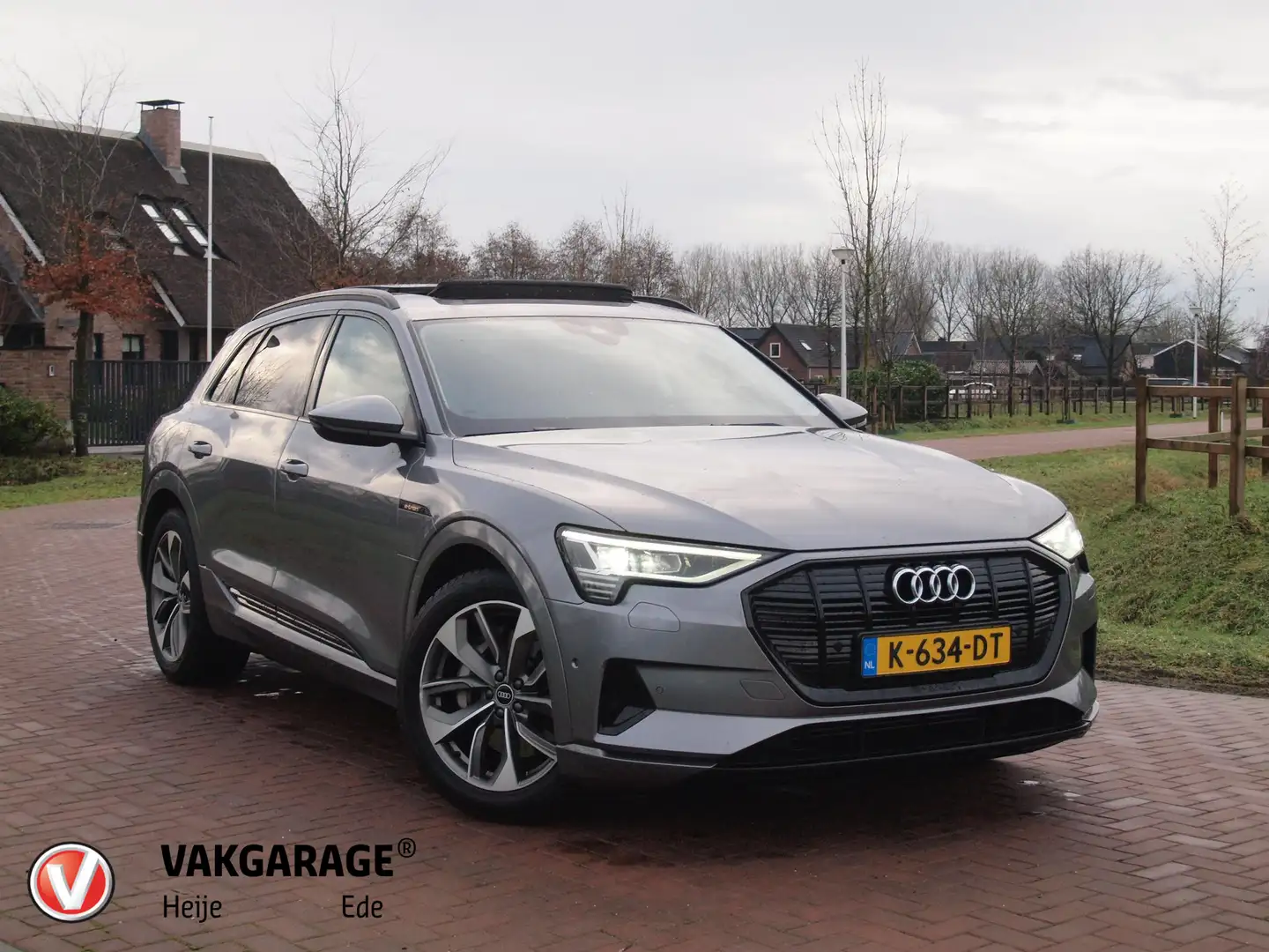 Audi e-tron 55 quattro Business edition Plus 95 kWh | 91% | Pa Grau - 1