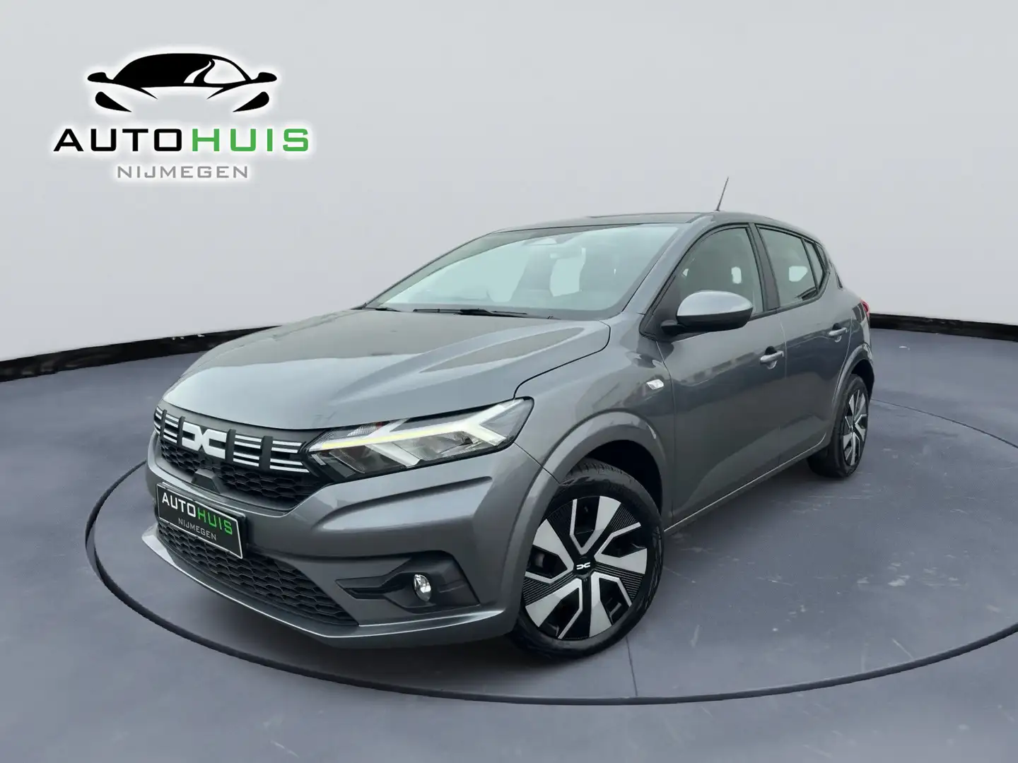 Dacia Sandero 1.0 TCe 100 Expression Apple carplay Pdc achter Cr Grijs - 1