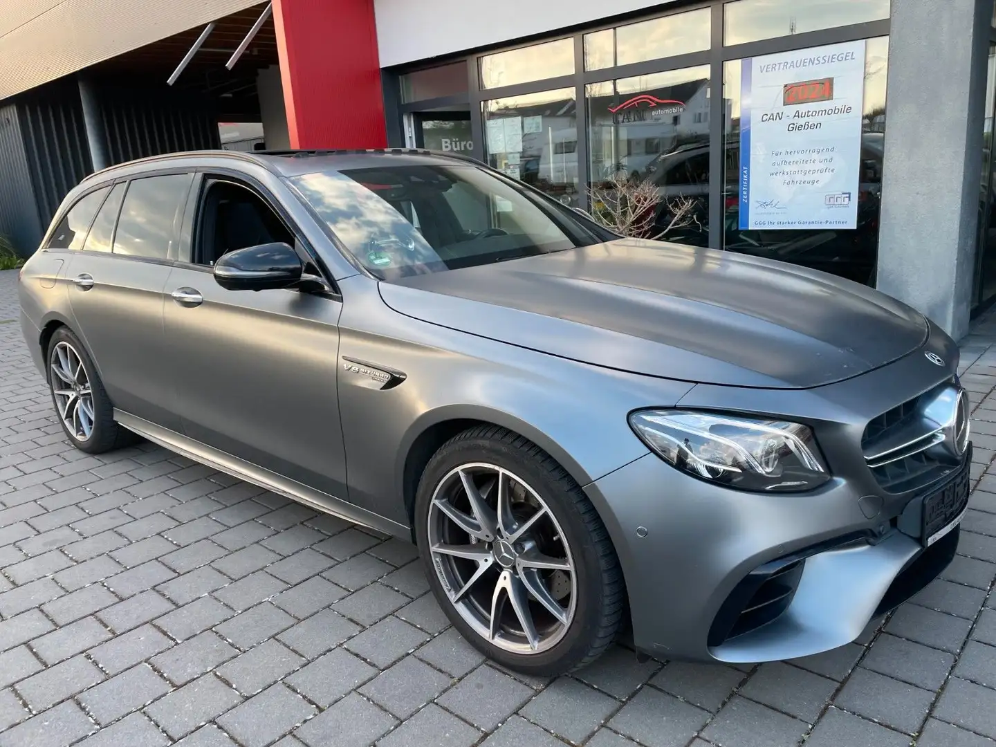 Mercedes-Benz E 63 AMG T-Modell 4Matic UNFALLFREI 360° NightPaket GSHD Grau - 1