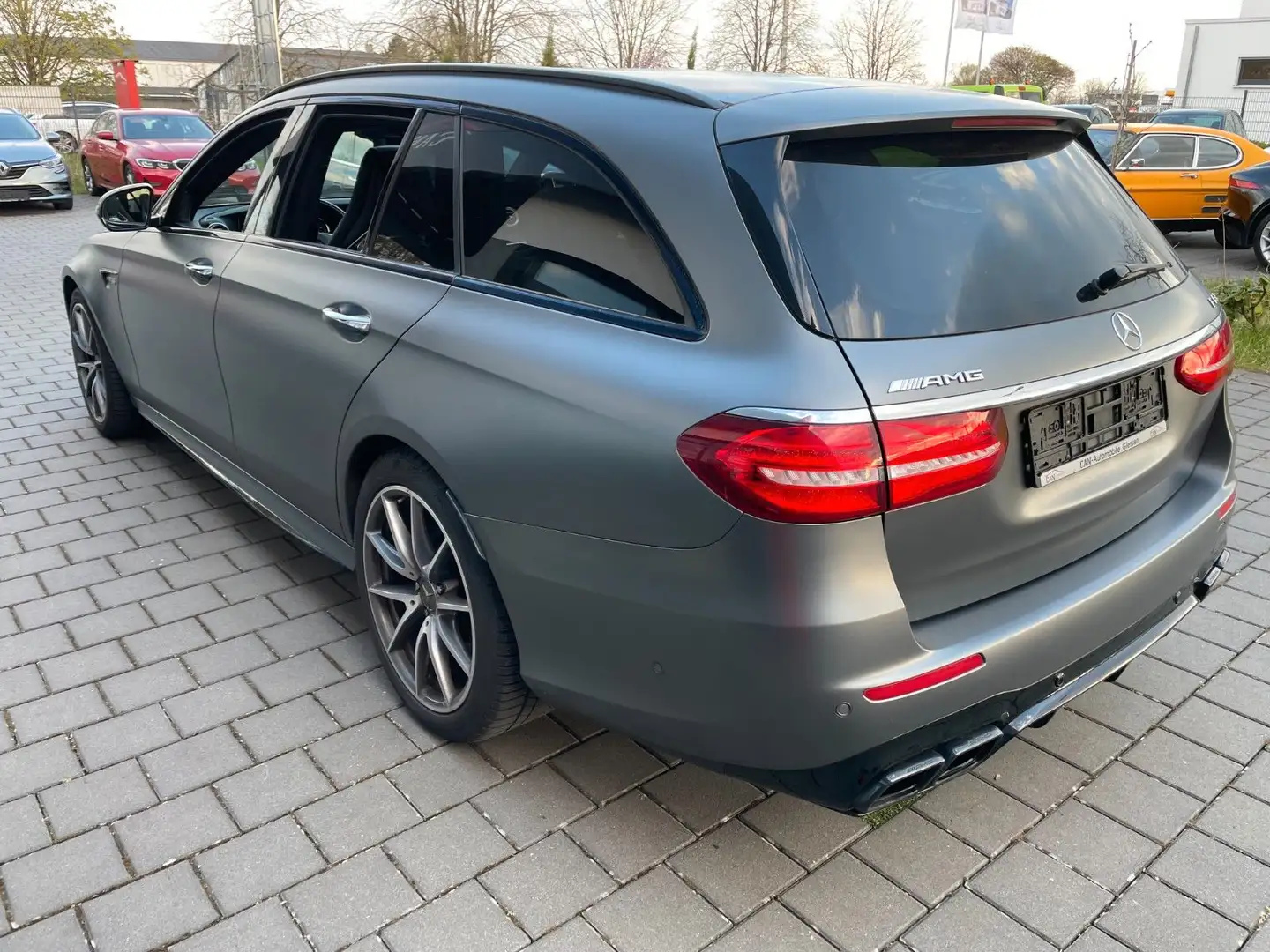 Mercedes-Benz E 63 AMG T-Modell 4Matic UNFALLFREI 360° NightPaket GSHD Grau - 2