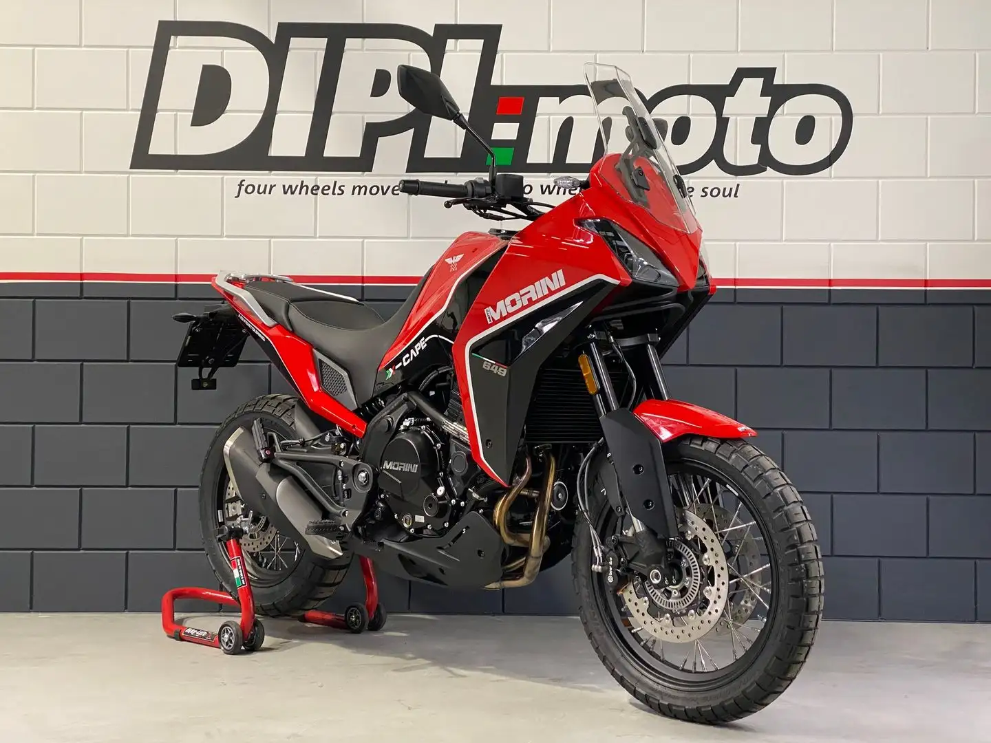 Moto Morini X-Cape Rood - 1