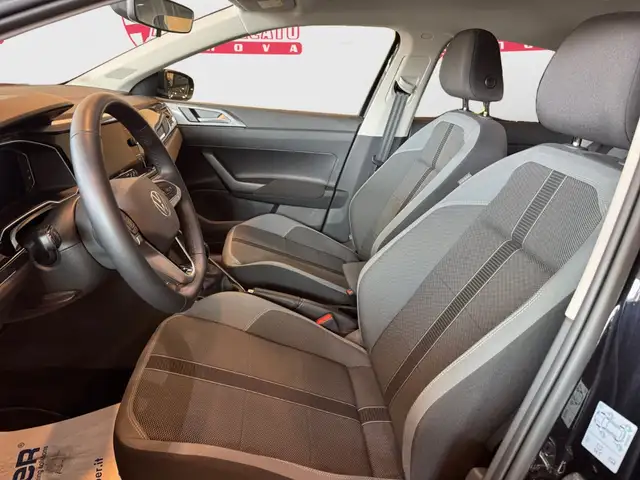 Volkswagen Polo view 8