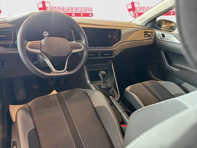 Volkswagen Polo view 9