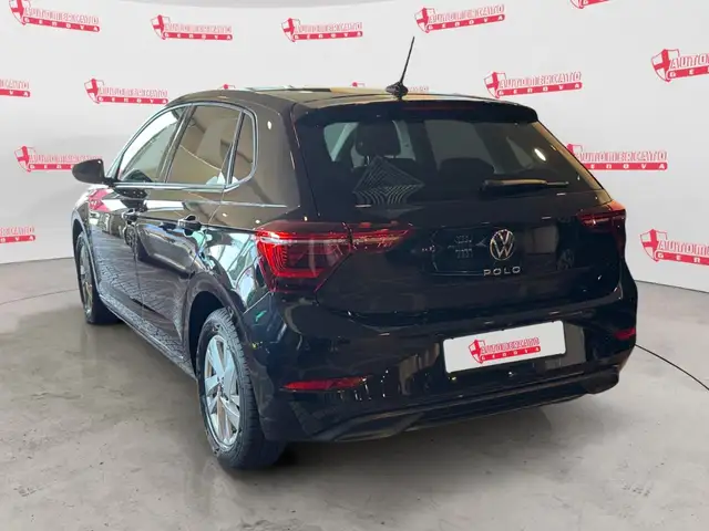 Volkswagen Polo view 2
