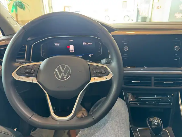 Volkswagen Polo view 12