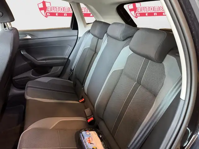 Volkswagen Polo view 13