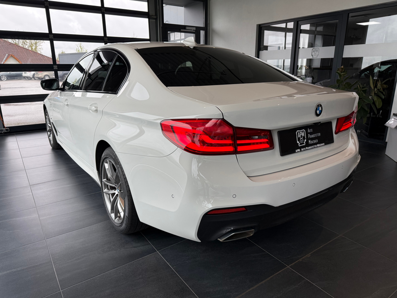 BMW 530 530 e xDrive M Sport — photo 11