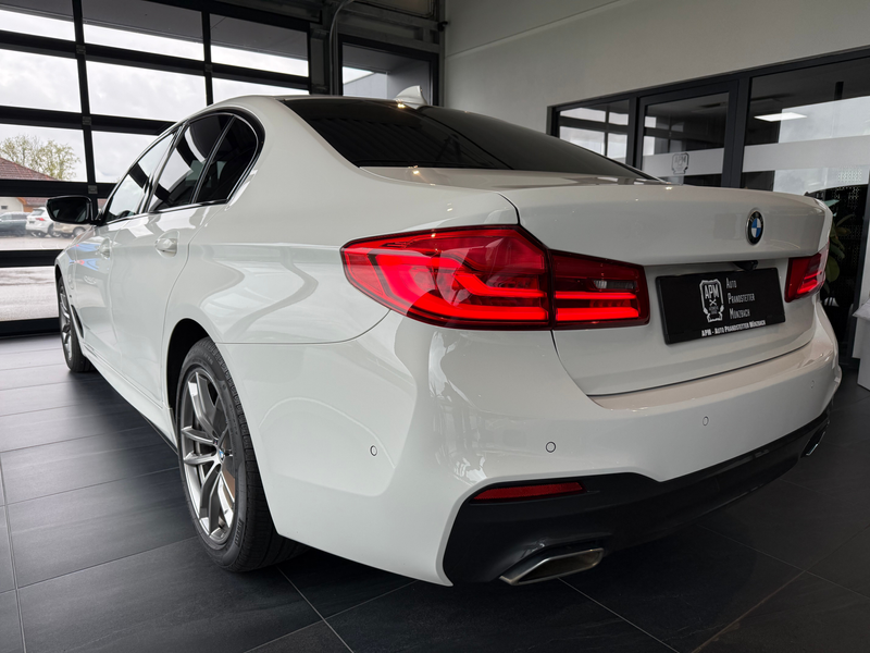 BMW 530 530 e xDrive M Sport — photo 12