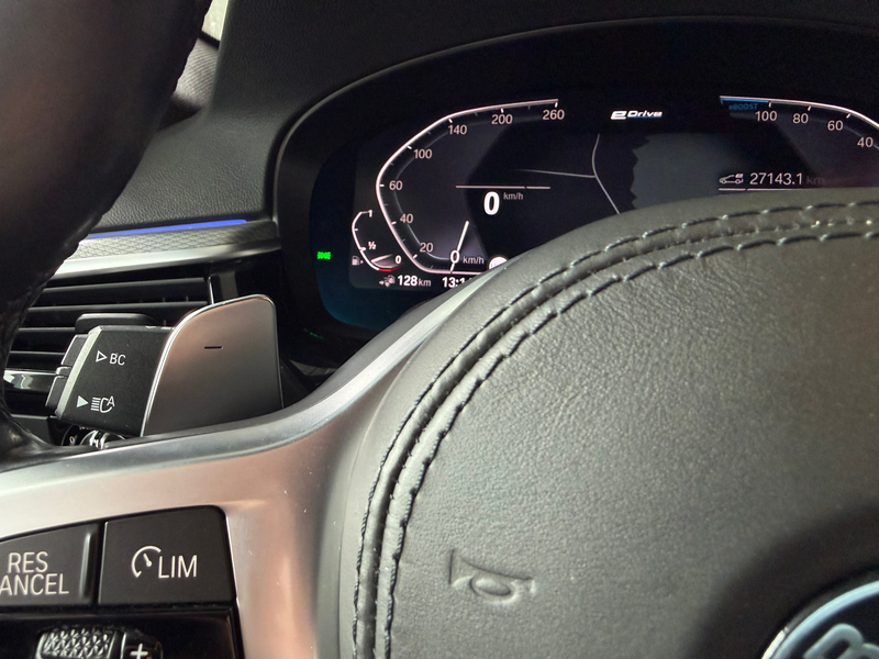 BMW 530 530 e xDrive M Sport — photo 15