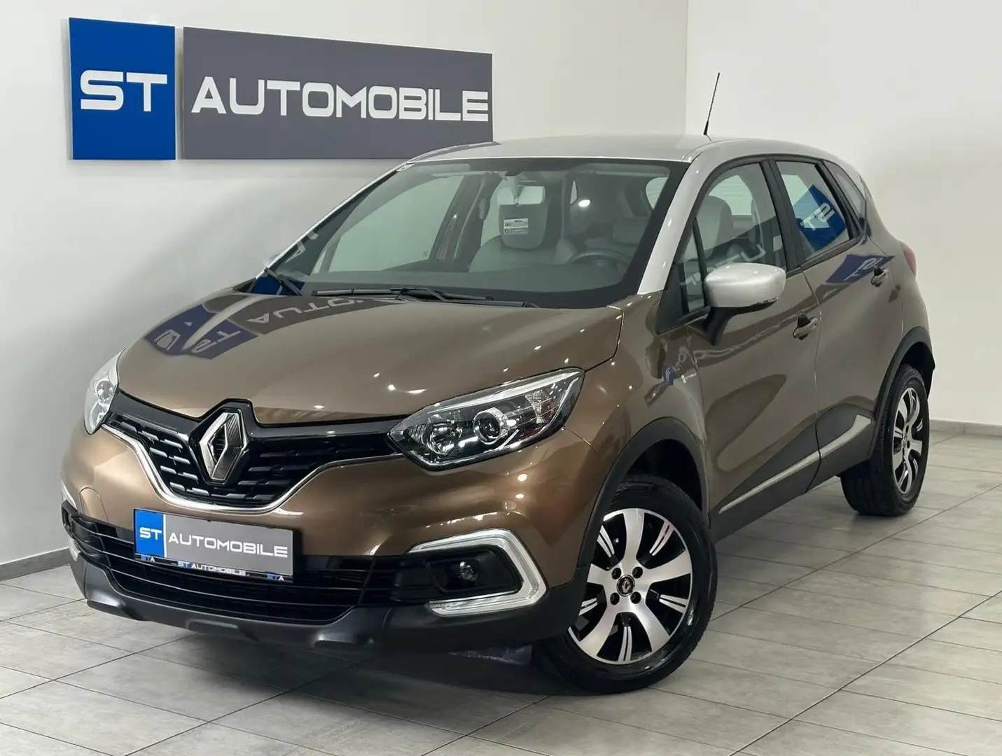 Renault Captur Expression // FREISPRECHEINRICHTUNG // KLIMA // Braun - 1