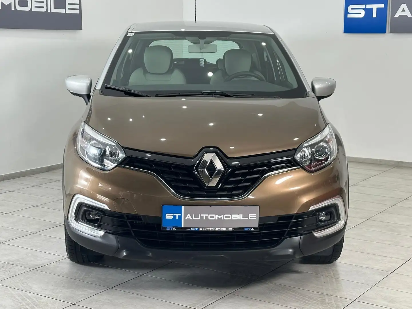 Renault Captur Expression // FREISPRECHEINRICHTUNG // KLIMA // Braun - 2
