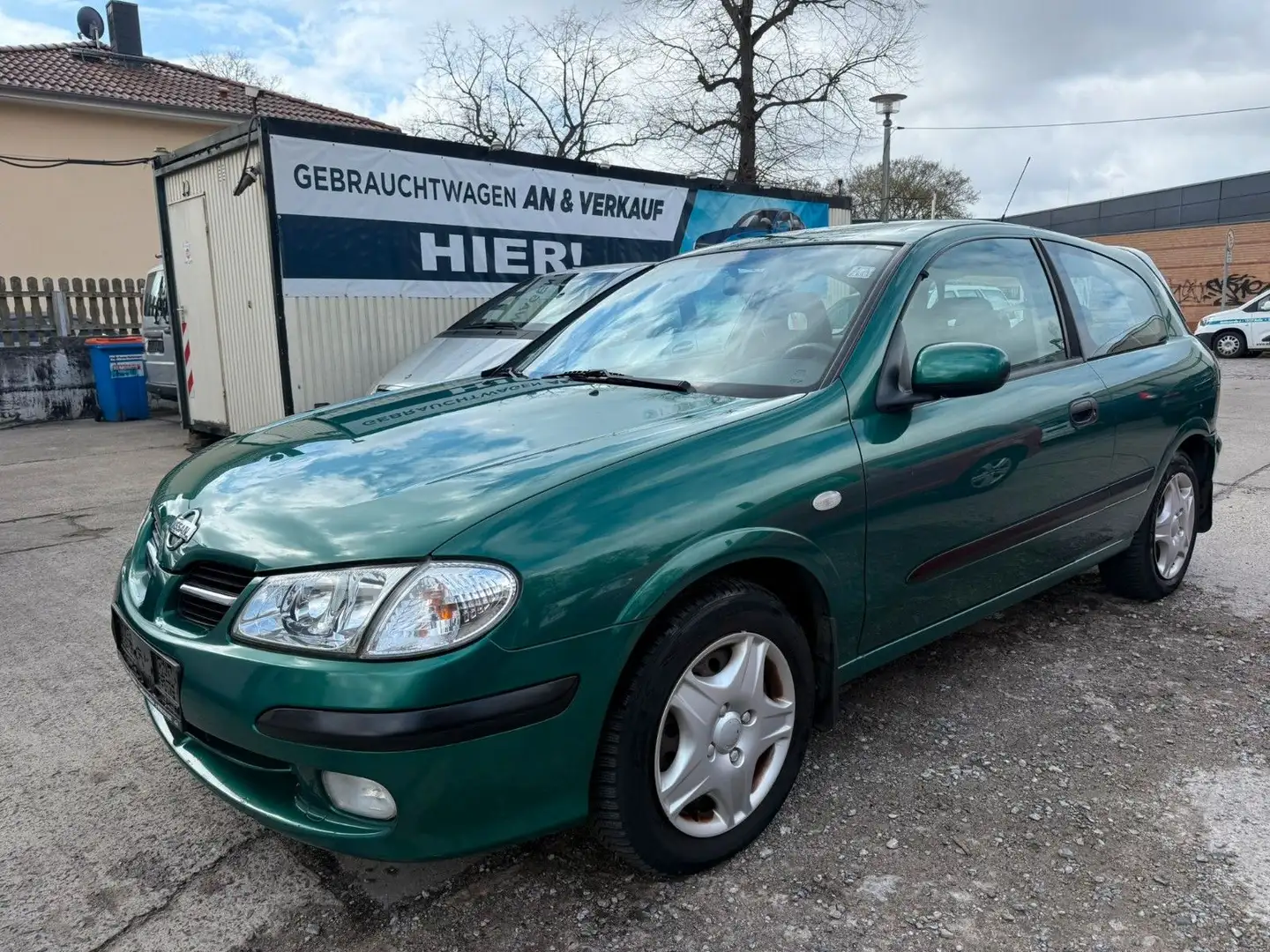 Nissan Almera Sport 1.5I*TUV-* NEU auf WUNSCH*KLIMA* Verde - 1