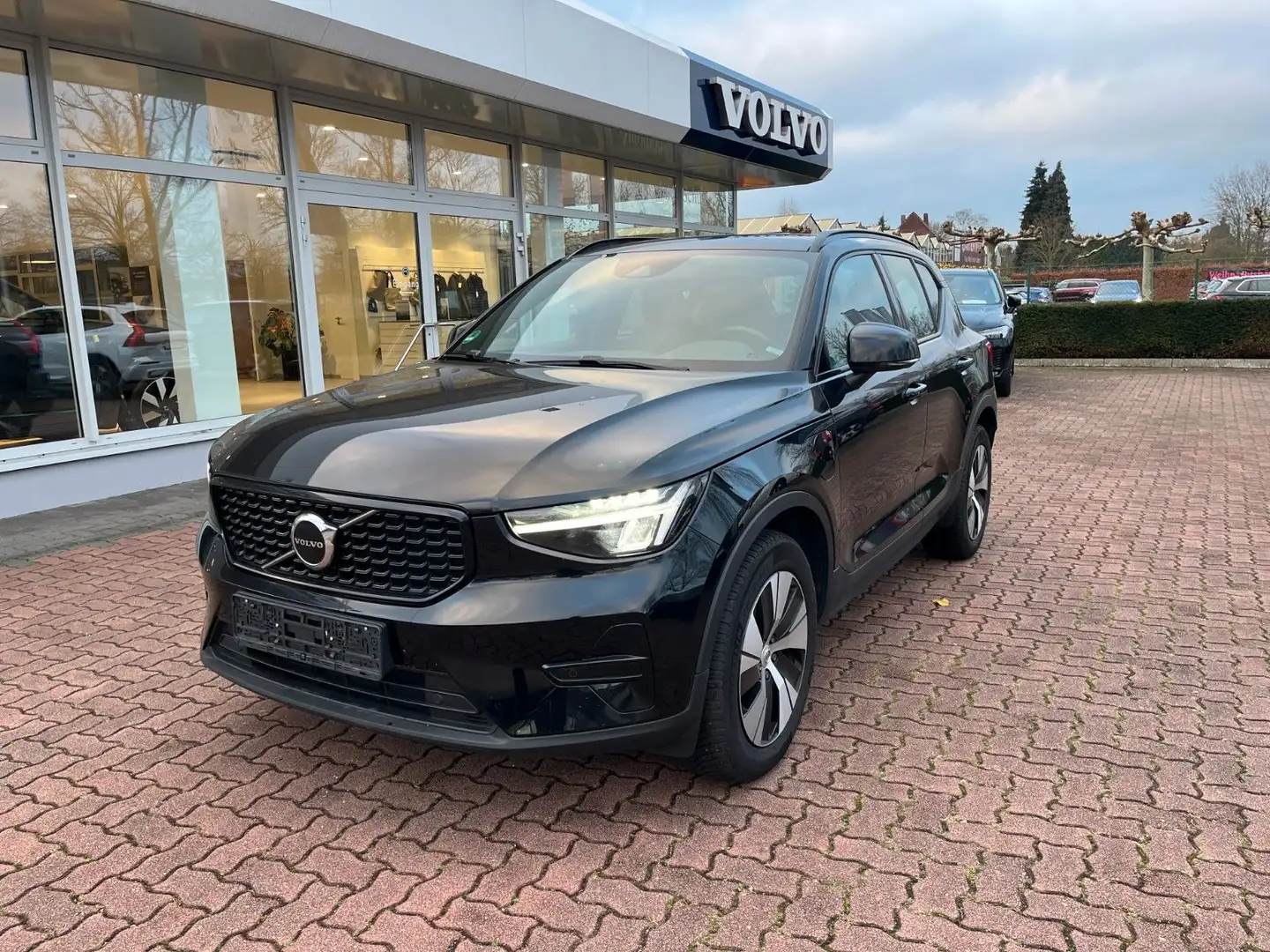 Volvo XC40 T5 Recharge Plus Dark Schwarz - 2
