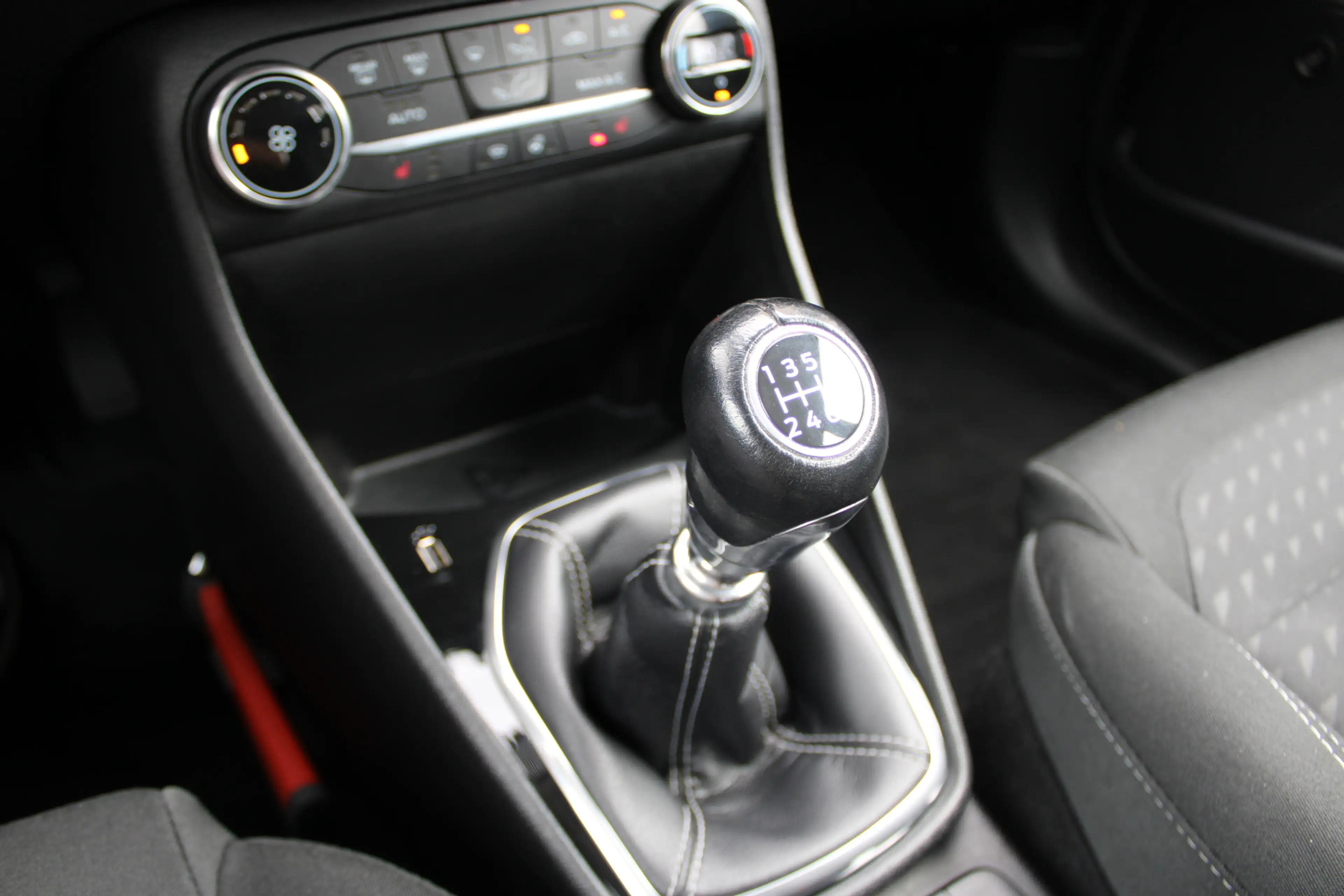 Ford Fiesta 1.0 EcoBoost Titanium | Adaptieve cruise | B&O | C — photo 29