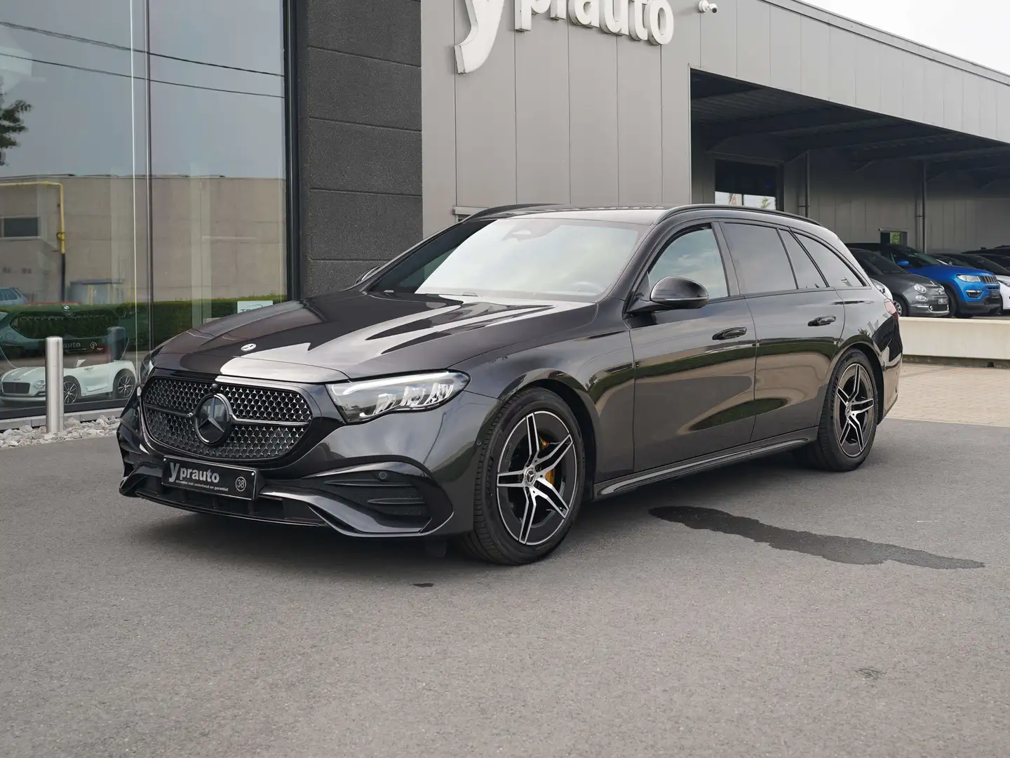 Mercedes-Benz E 200 T 9Aut AMG Sportpakket Camera 19\ Trekh Sfeer ACC Gris - 1