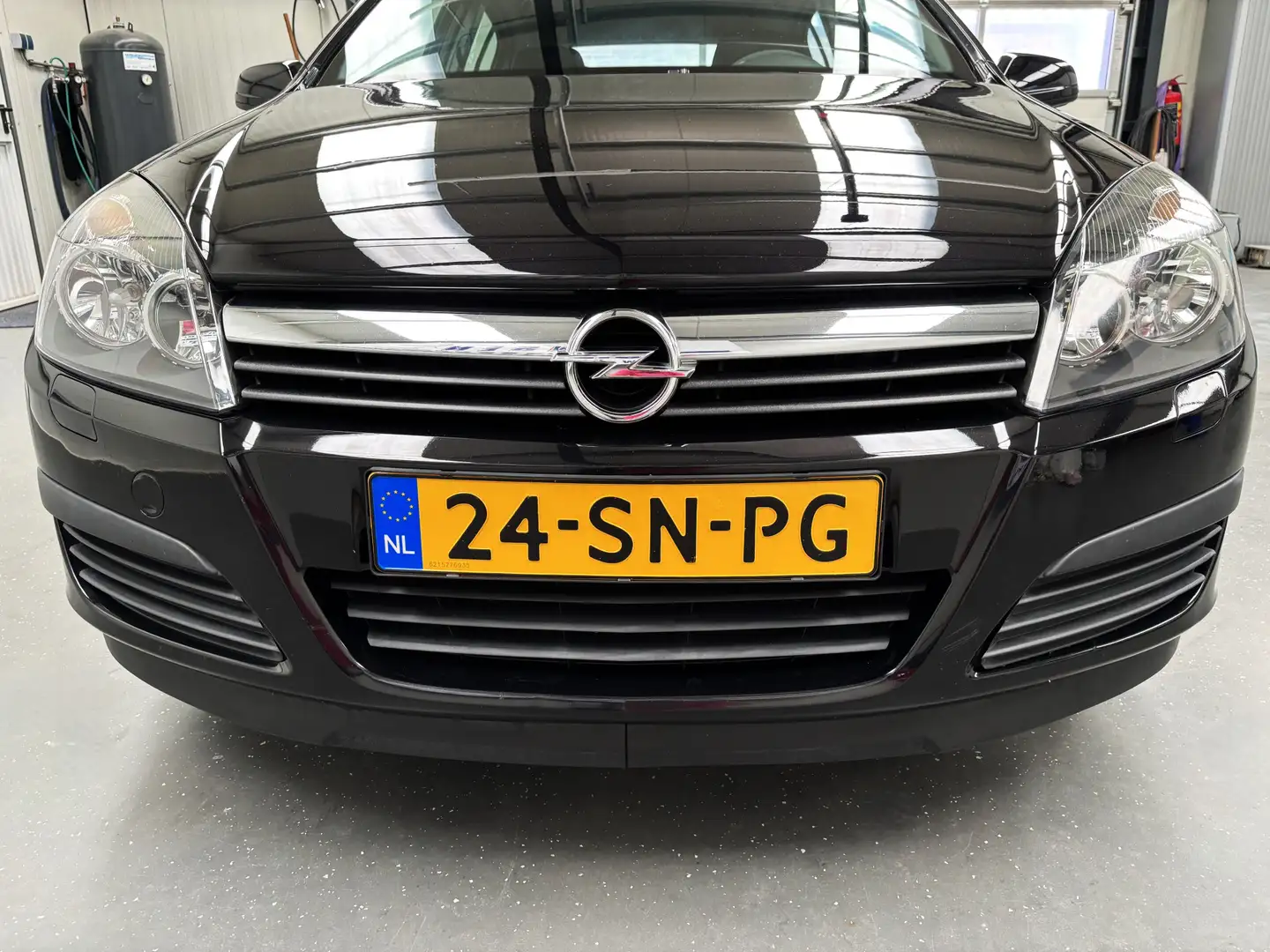 Opel Astra 1.4 Edition - Nette auto! Zwart - 2