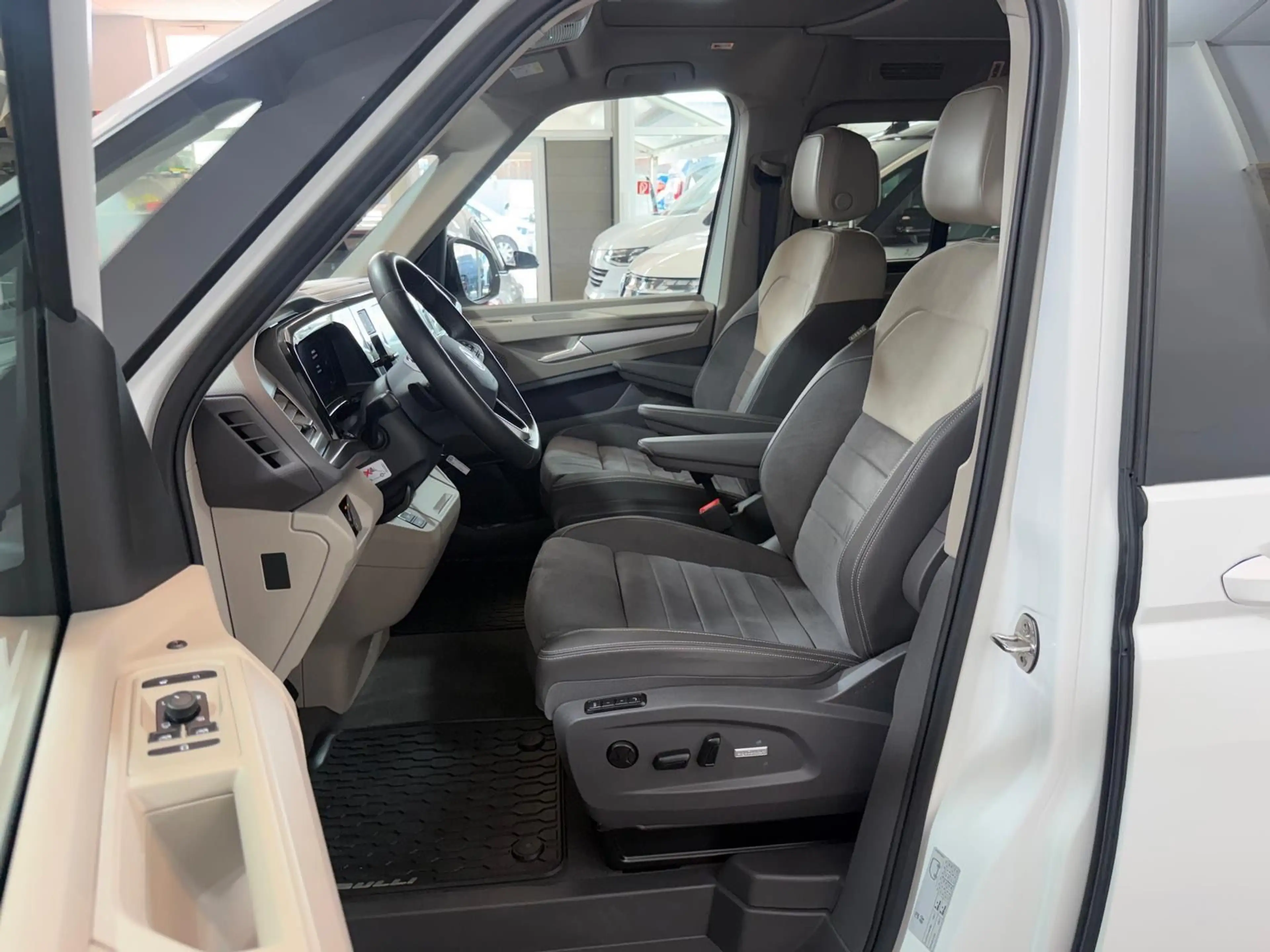 Volkswagen T7 California Beach/eHybrid/4X4/5J-Garantie/ACC — photo 13