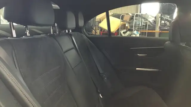 Mercedes-Benz C-Class view 11