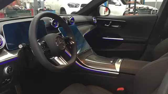 Mercedes-Benz C-Class view 6