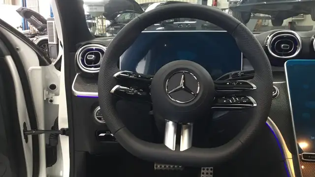 Mercedes-Benz C-Class view 9