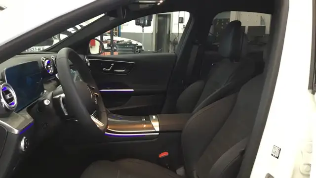 Mercedes-Benz C-Class view 7