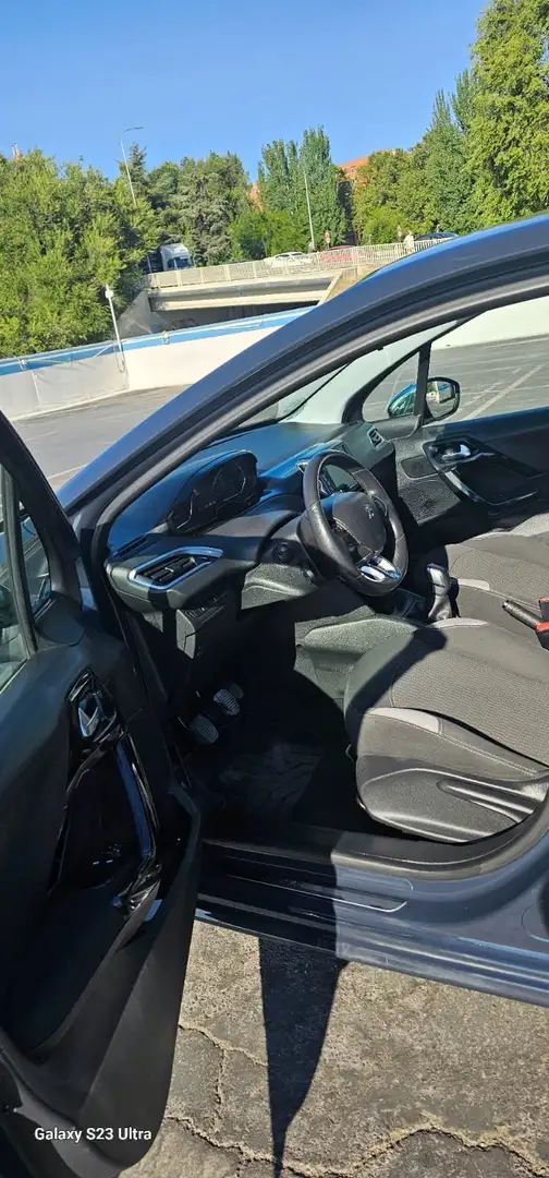 Peugeot 208 208 1.2 PureTech Access 82 Access Gris - 1