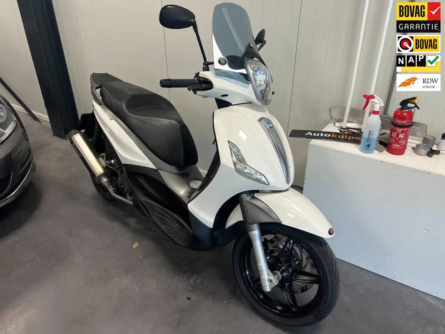 Piaggio Beverly 350 Scooter Sport ABS - 1
