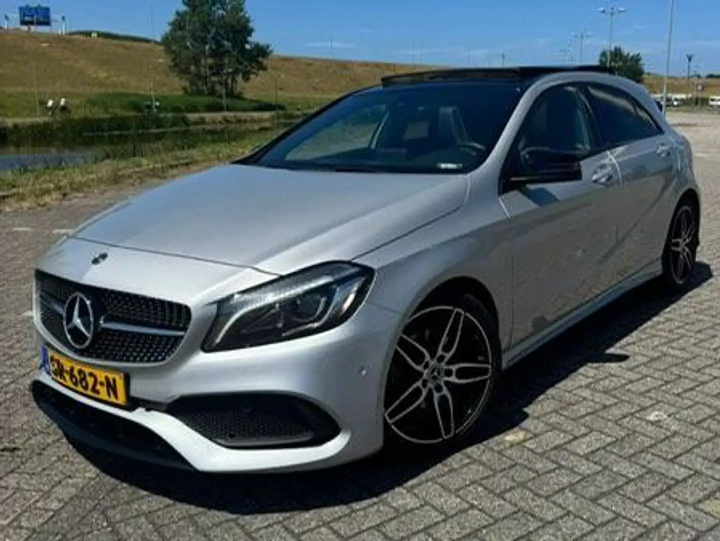 Mercedes-Benz A 160 A 160 Sport Edition Grijs - 1