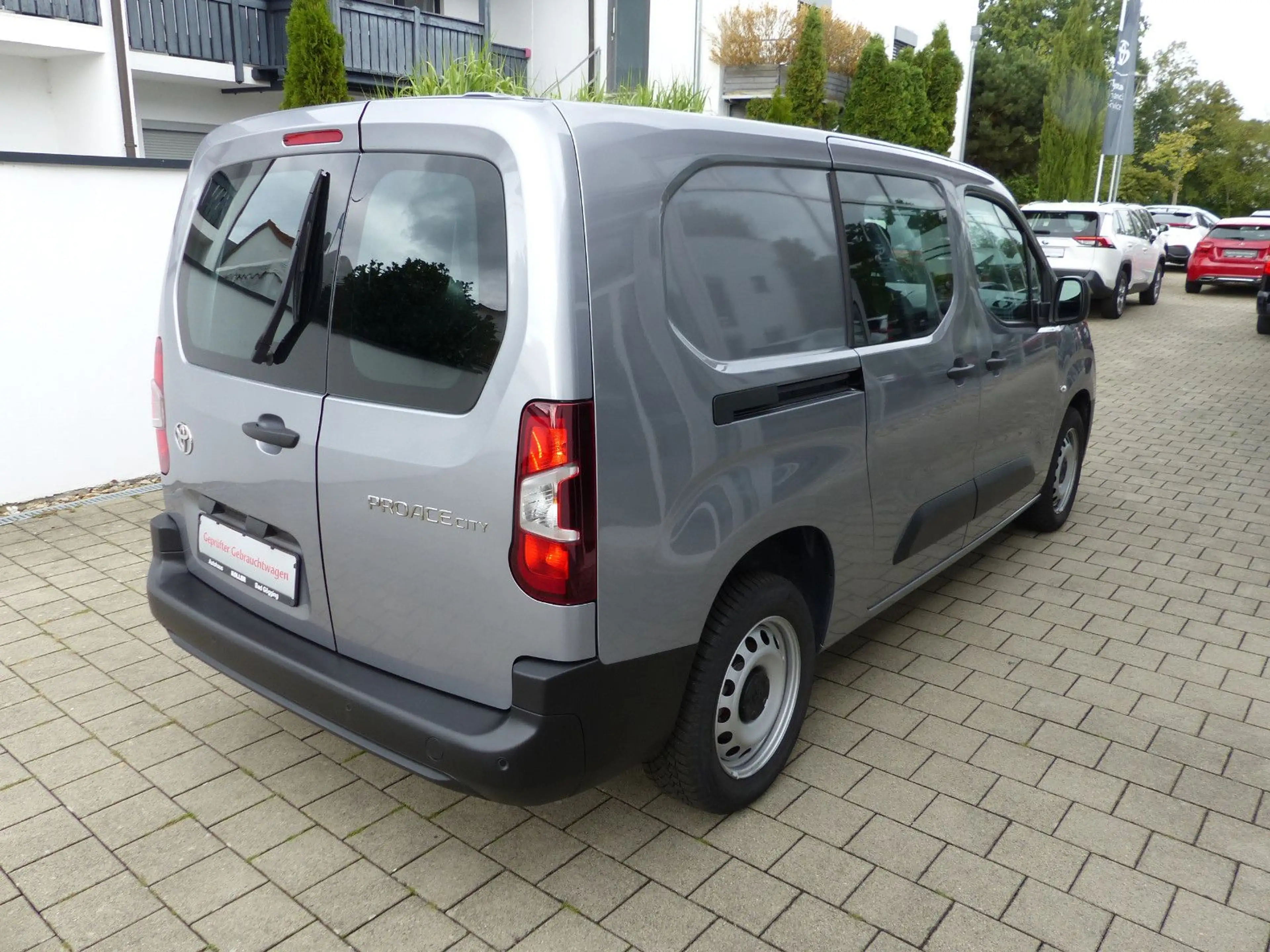 Toyota Proace City L2 Doppelkabine Meister Navi 5-Sitze — photo 6
