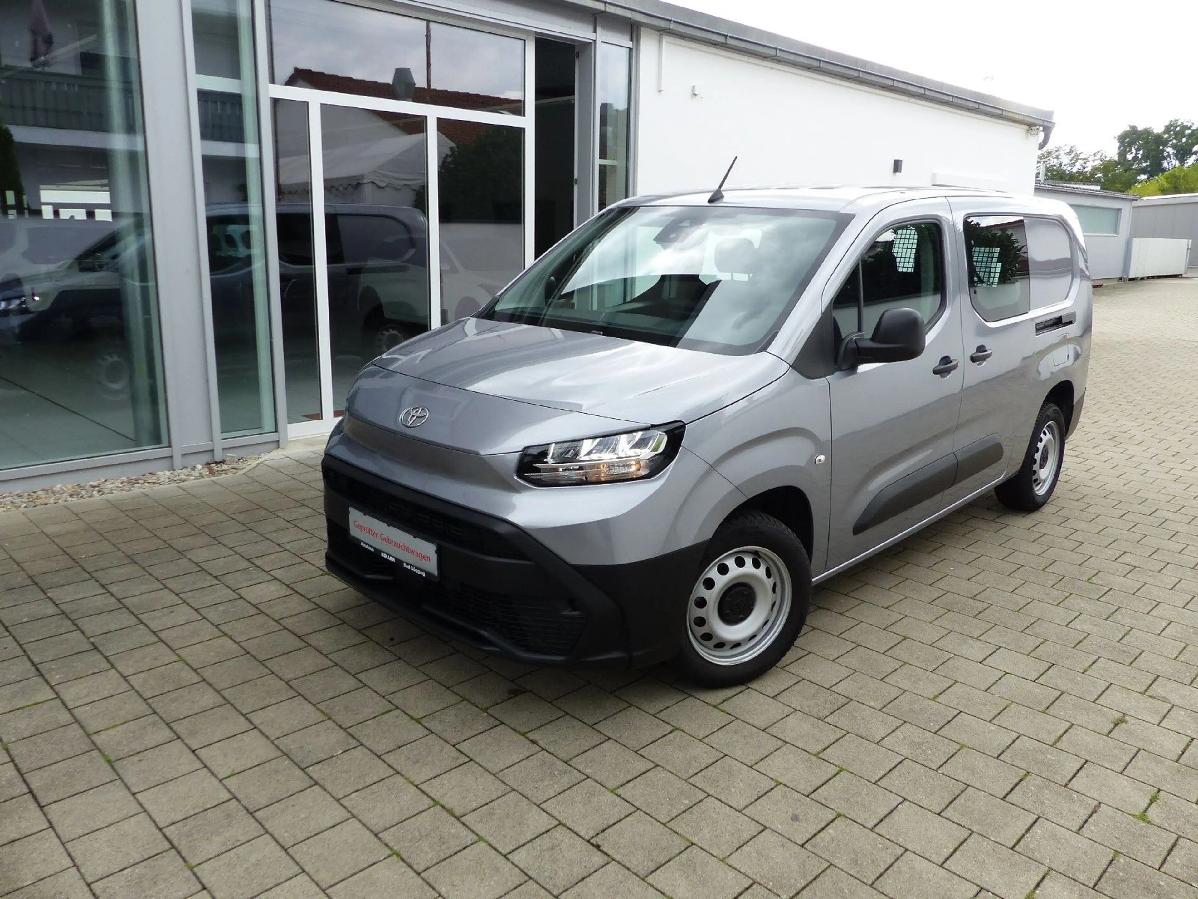 Toyota Proace City L2 Doppelkabine Meister Navi 5-Sitze — photo 2