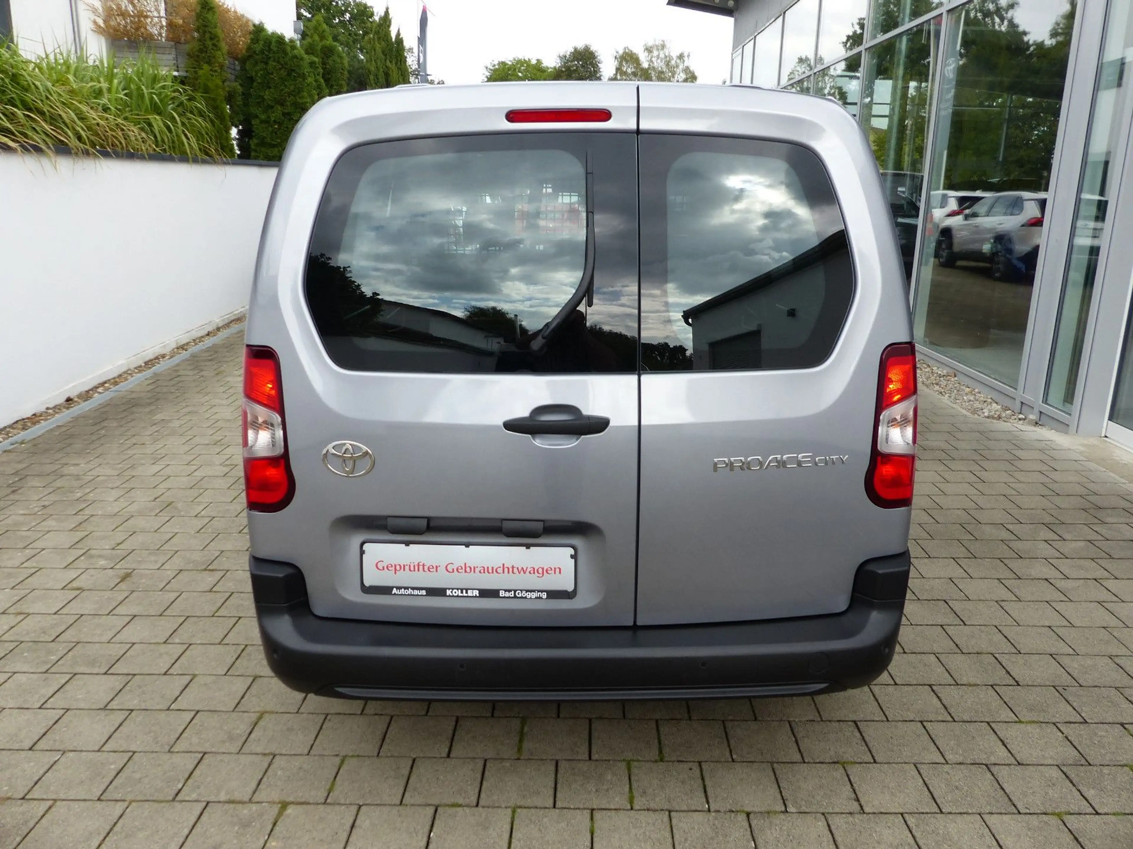 Toyota Proace City L2 Doppelkabine Meister Navi 5-Sitze — photo 5