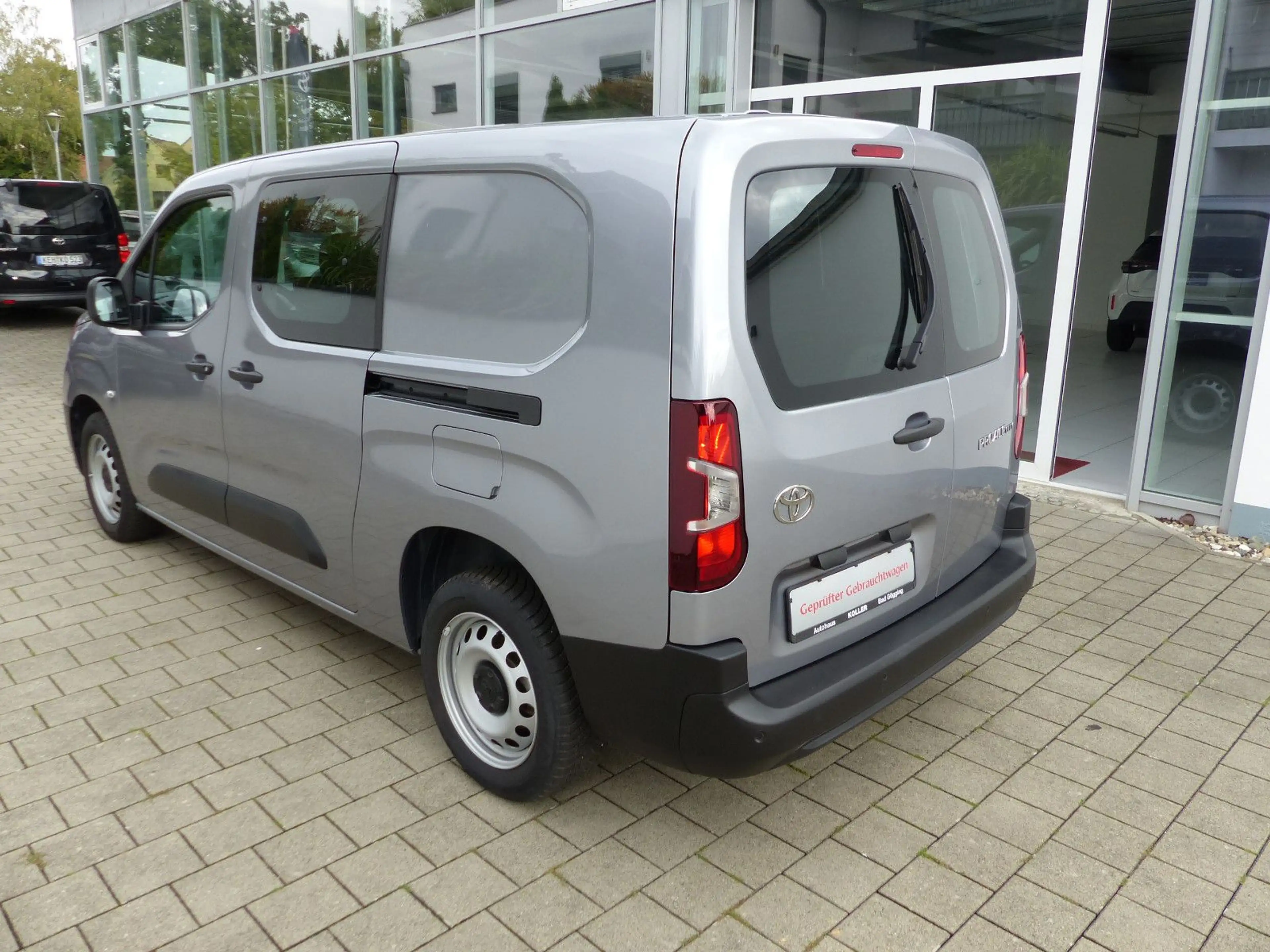 Toyota Proace City L2 Doppelkabine Meister Navi 5-Sitze — photo 4