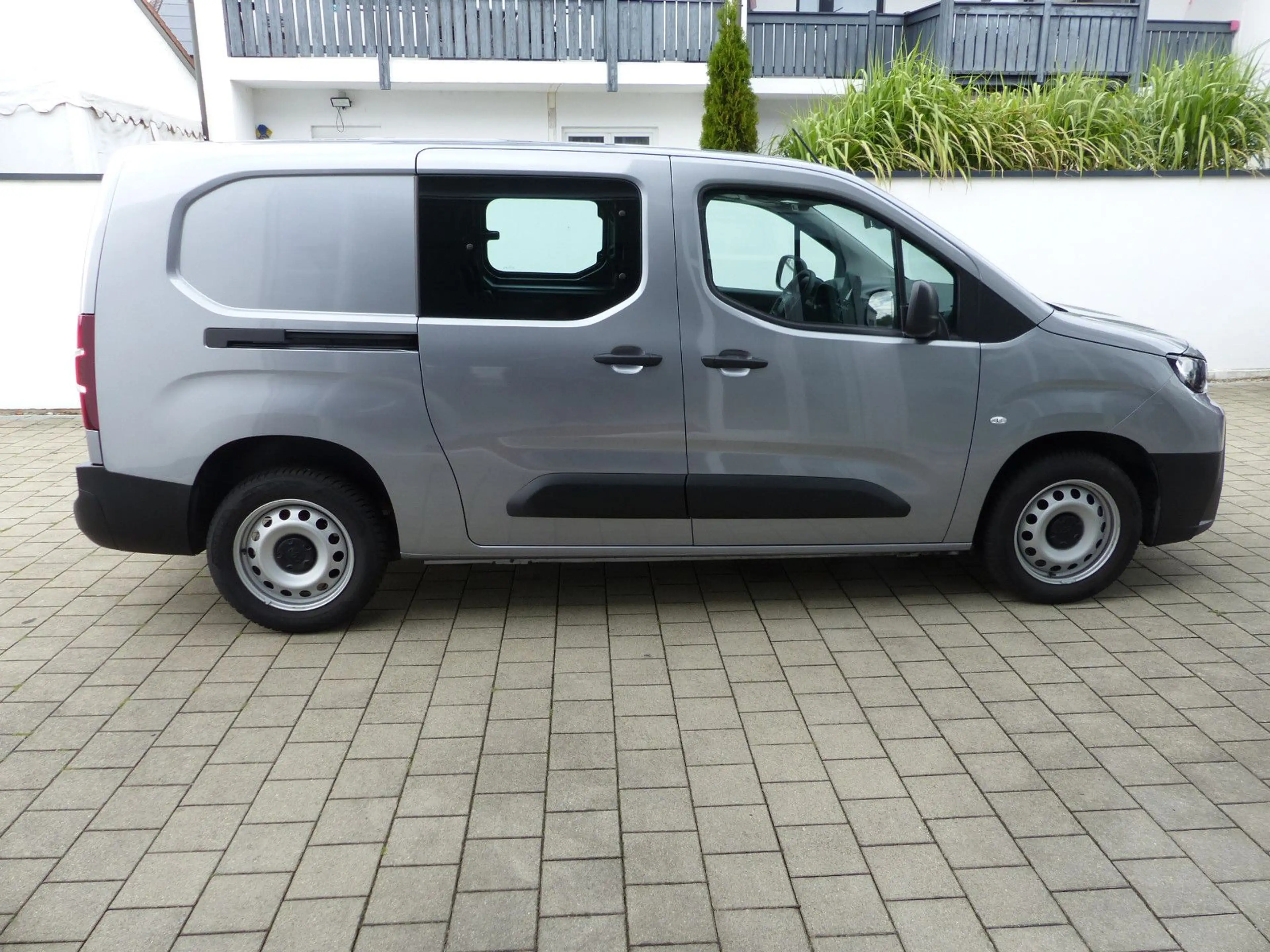 Toyota Proace City L2 Doppelkabine Meister Navi 5-Sitze — photo 7
