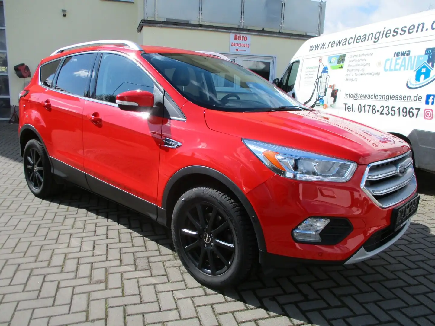 Ford Kuga 1.5 TDCI Titanium Unfallfrei*Inspektion Neu Rot - 2