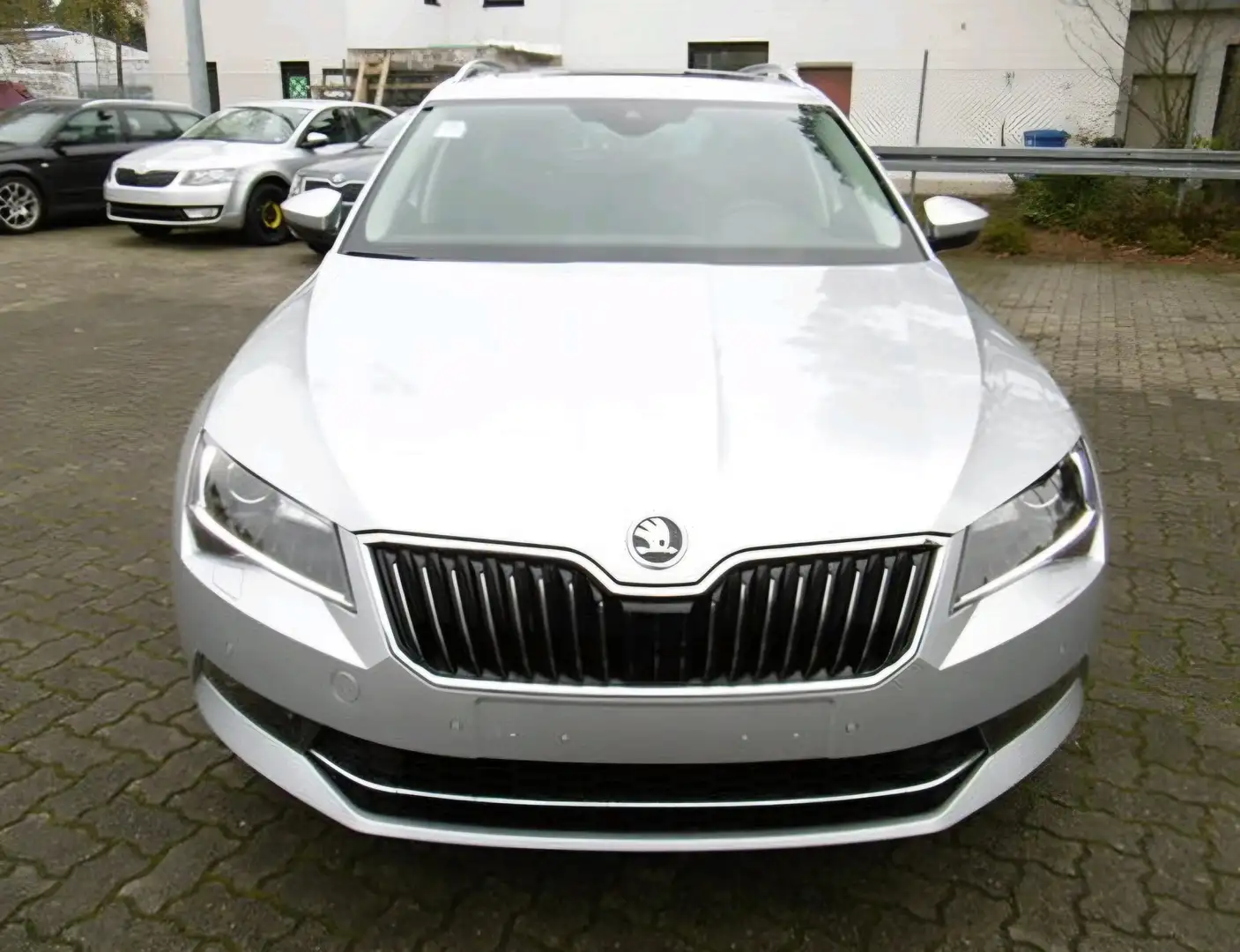 Skoda Superb Combi 2.0 TDI DSG Style - 1