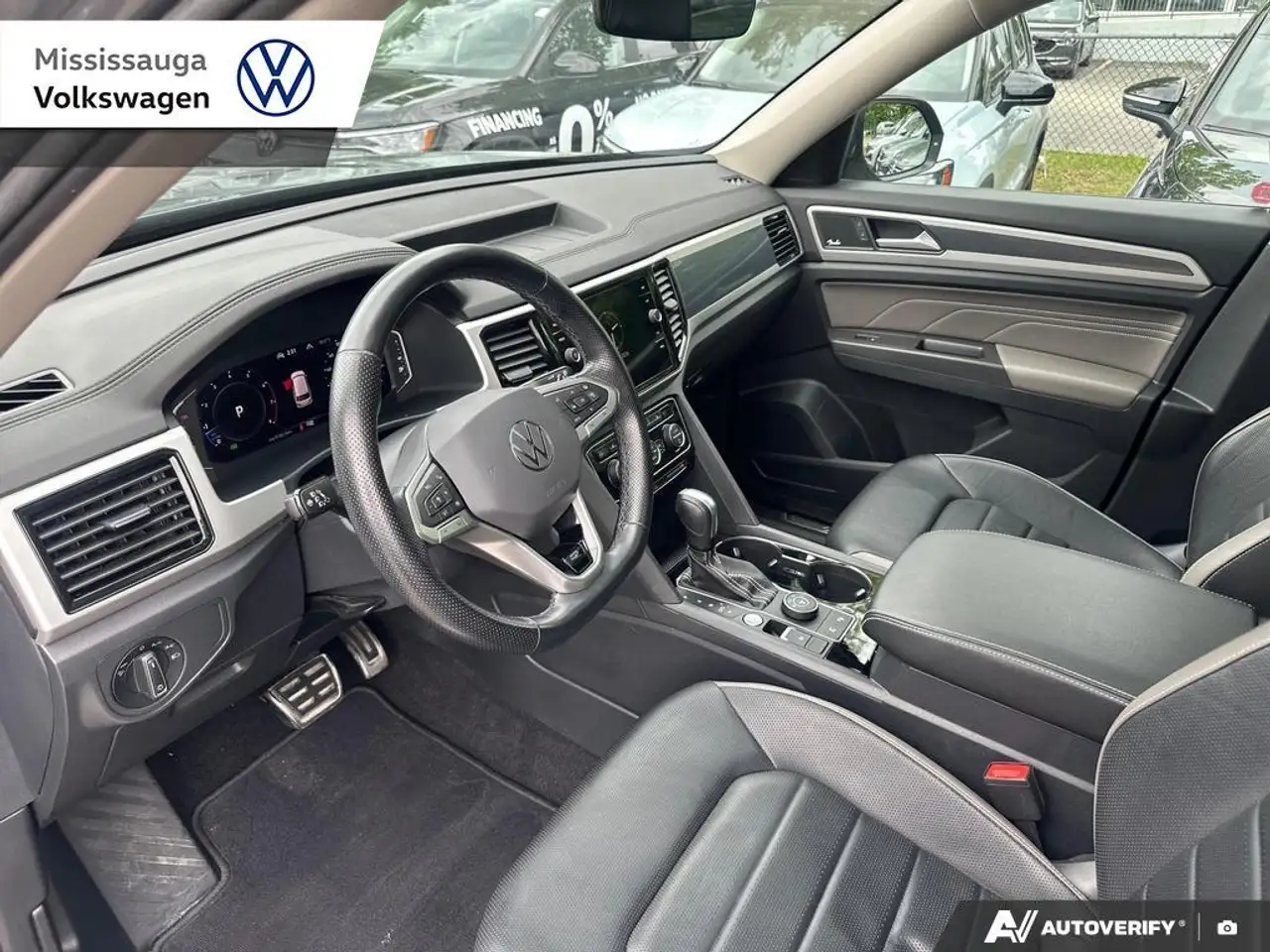 Volkswagen Atlas photo Volkswagen Atlas