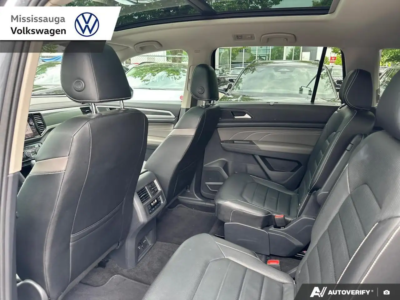 Volkswagen Atlas photo Volkswagen Atlas