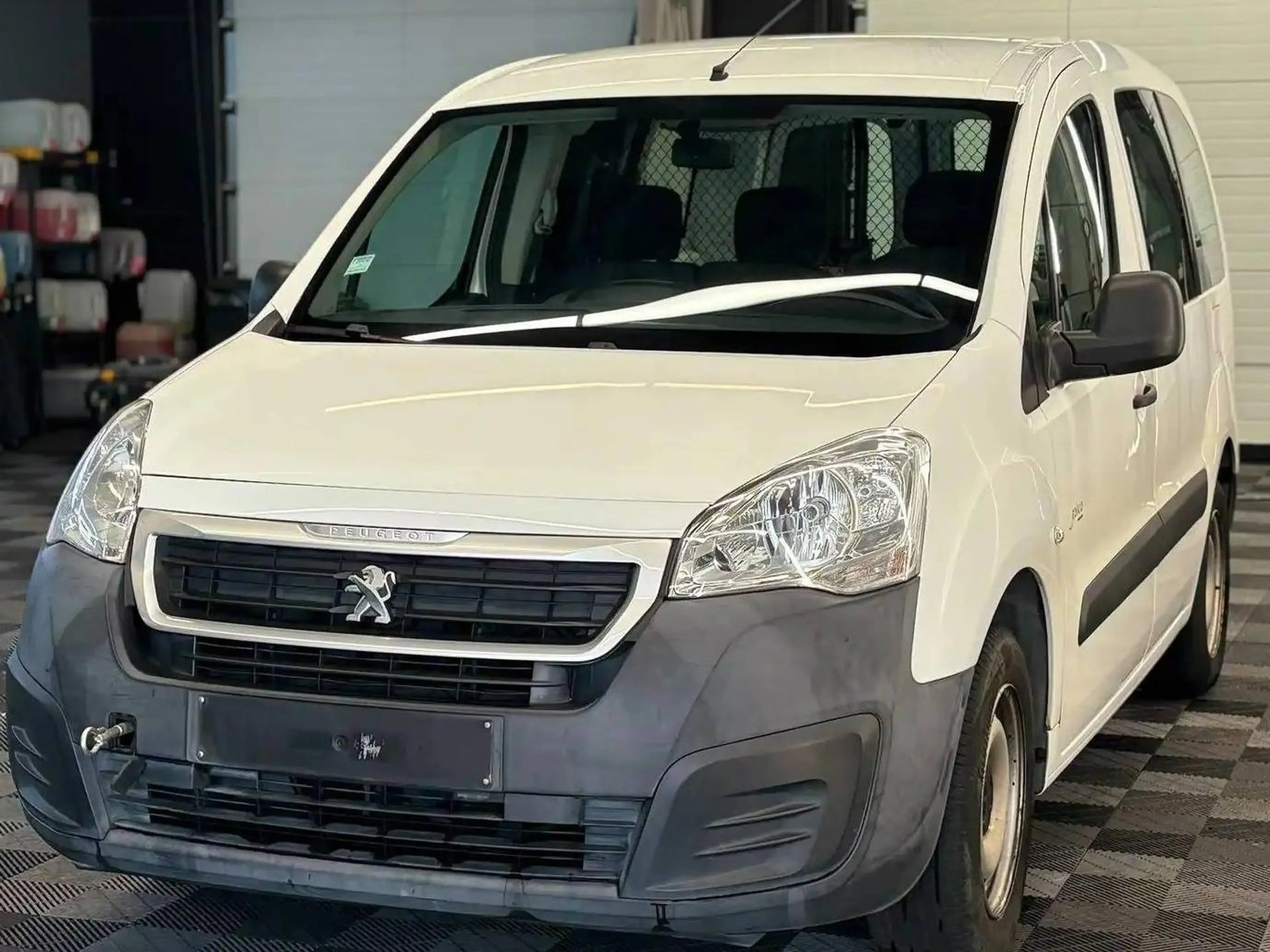 Peugeot Partner BENZINE bj2017 EUR6b JOINT DE CULASSE — photo 4