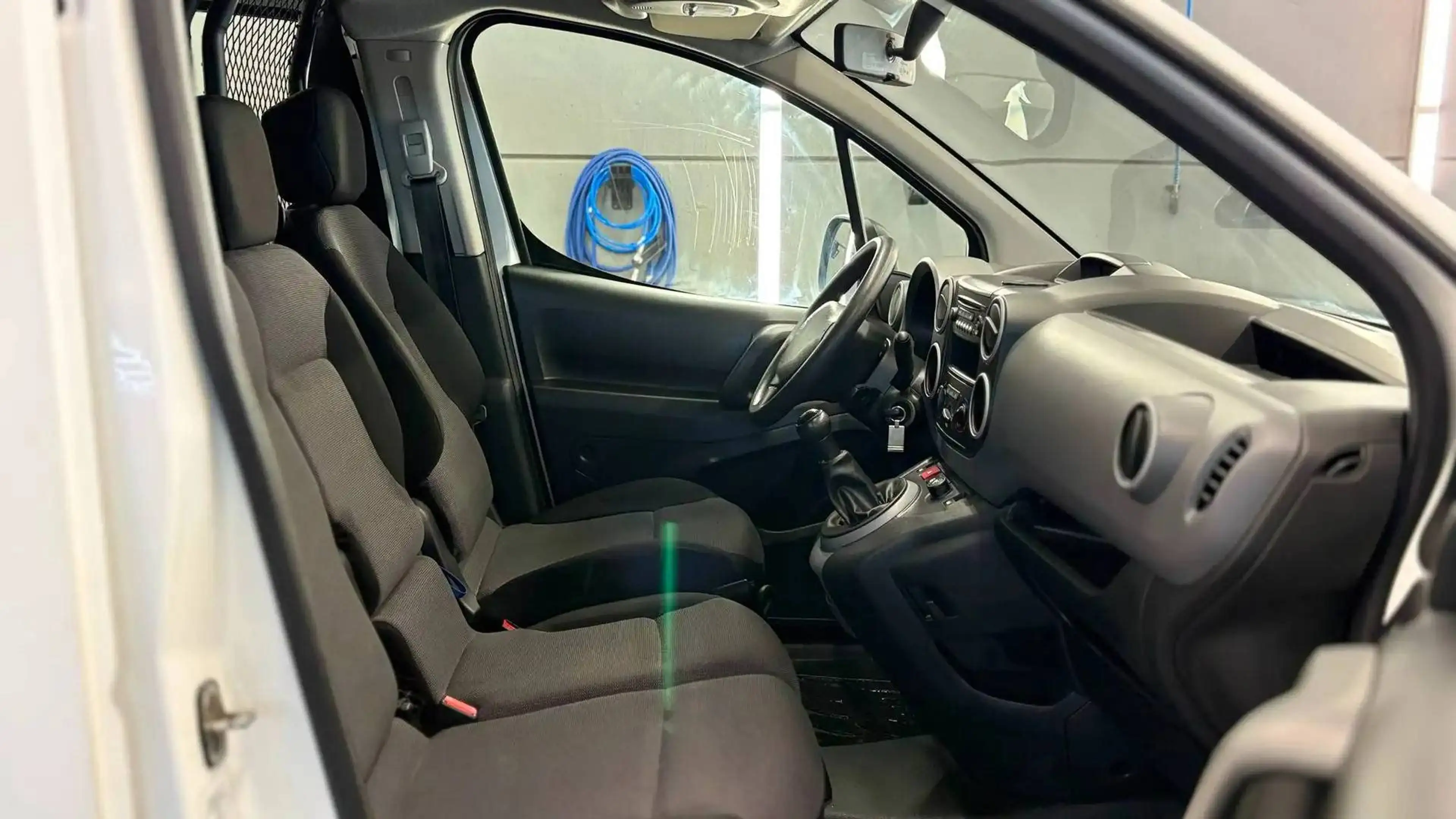 Peugeot Partner BENZINE bj2017 EUR6b JOINT DE CULASSE — photo 13