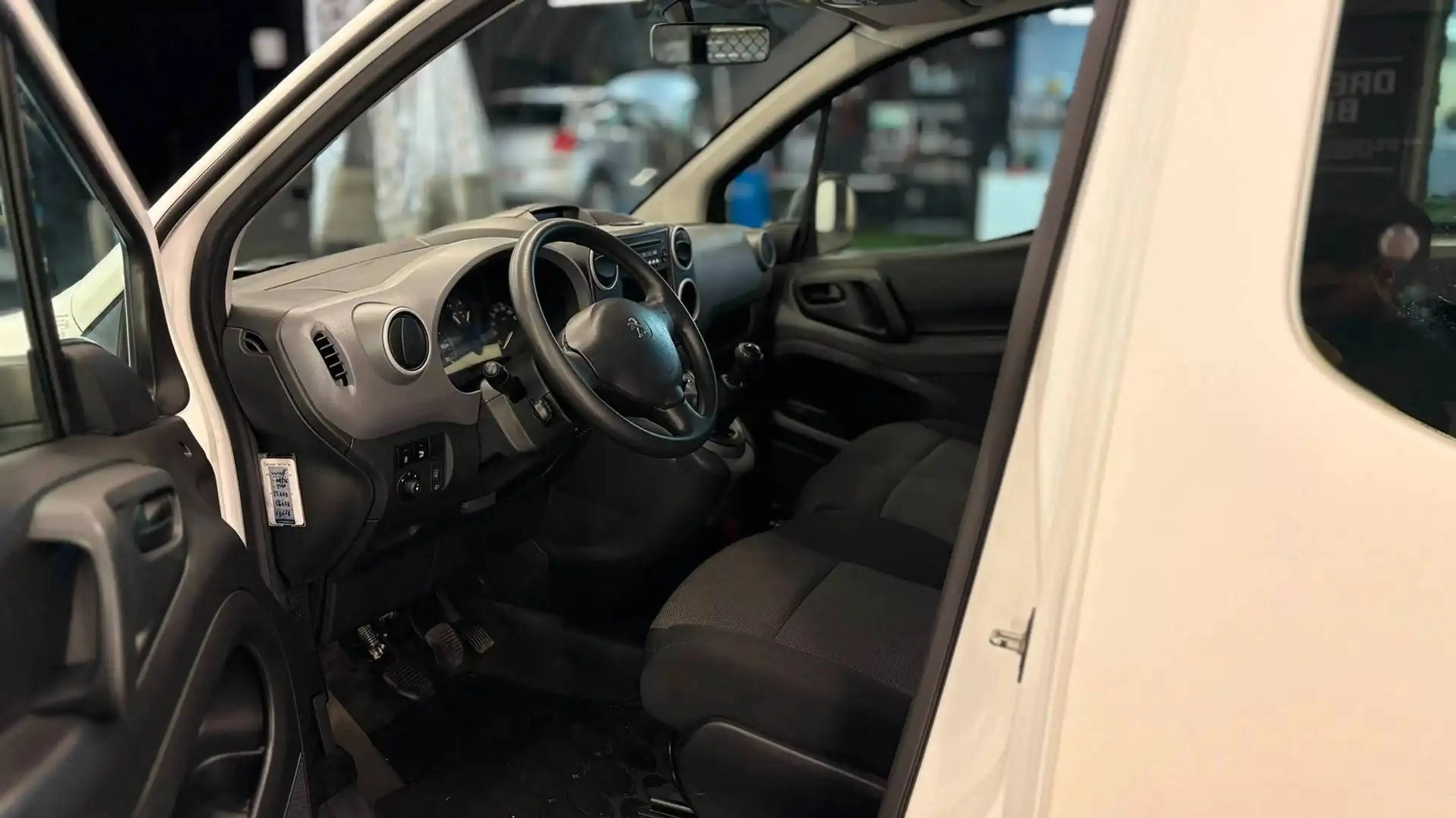 Peugeot Partner BENZINE bj2017 EUR6b JOINT DE CULASSE — photo 14